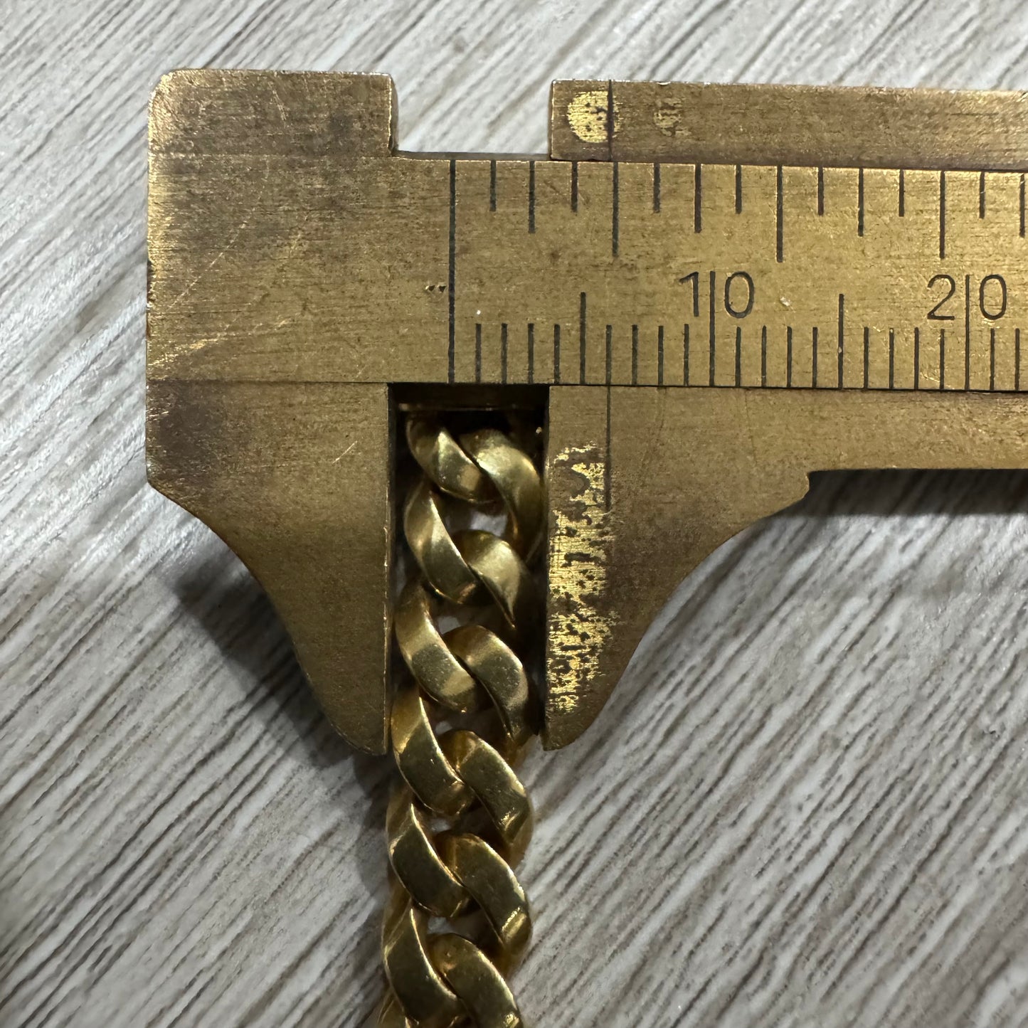 Vintage Solid 18k Yellow Gold 1.0ctw Natural Diamond Encrusted Curb Link Necklace (16”)