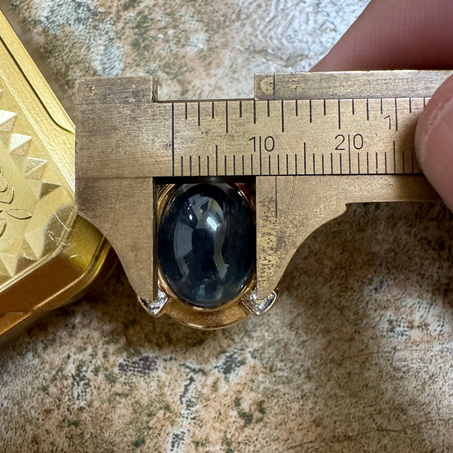 Vintage 10ct Blue Sapphire and .40ctw Natural Diamond 14k Yellow Gold Custom Ring (9)