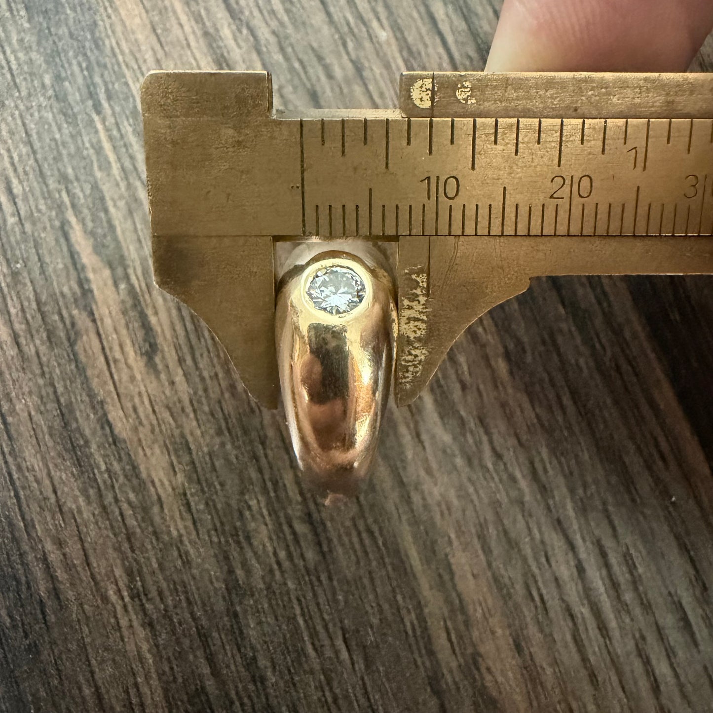 Mid-Century Solid 14k Yellow Gold .45ct Natural VS Diamond Rub Over Gypsy Ring (10)