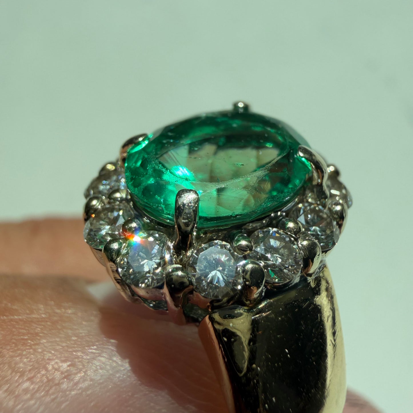 Vintage Solid 18k Yellow Gold 4.0ctw Natural Emerald Solitaire VS Diamond Halo Ring (6)