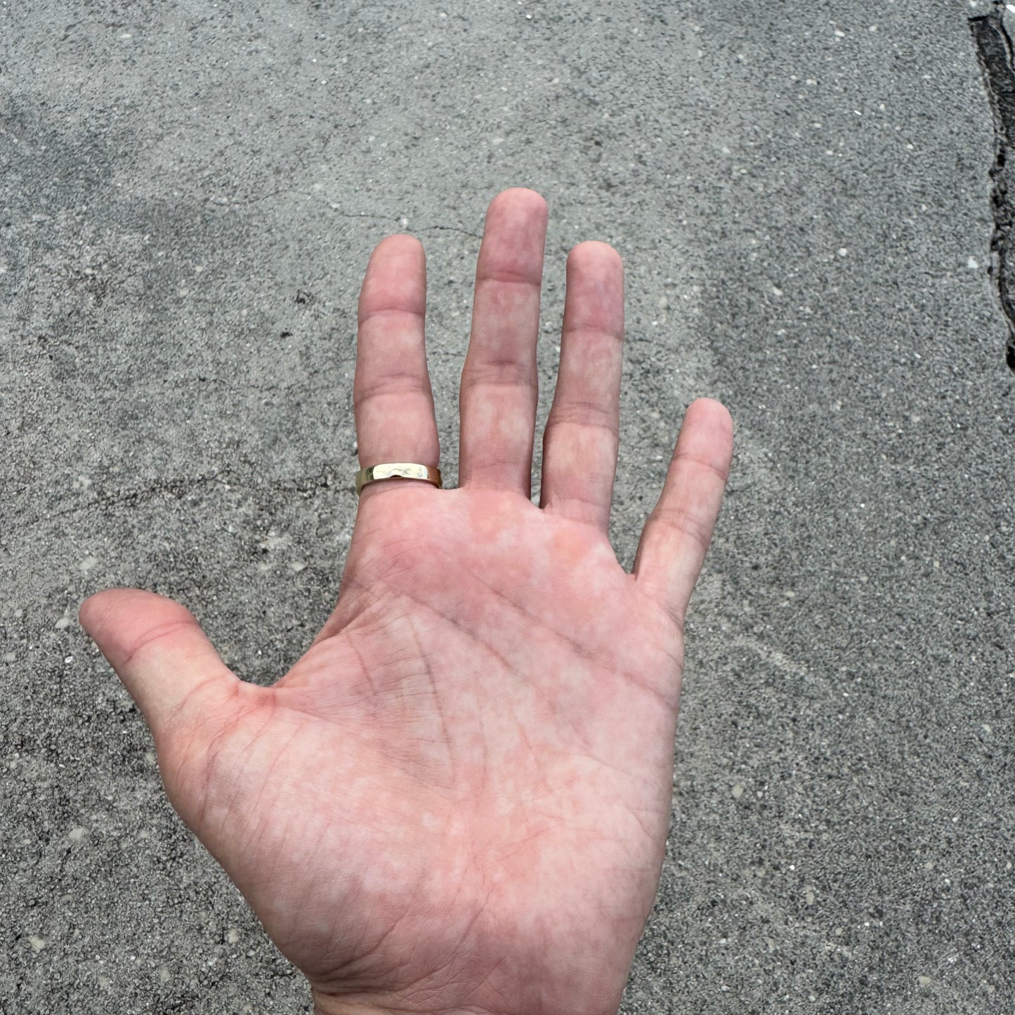 1970’s/80’s Solid 14k Gold .65ctw Natural Diamond Encrusted Good Luck Horseshoe “Gamblers” Ring (8.5)
