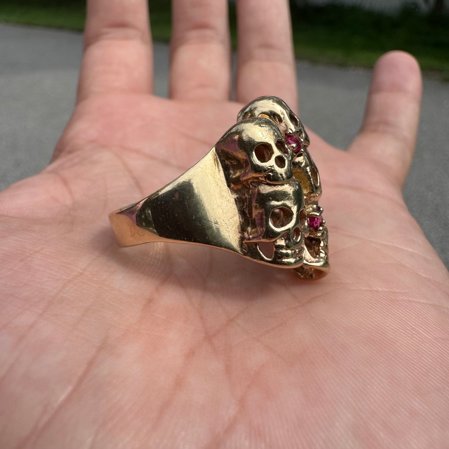 Vintage Solid 14k Yellow Gold Natural Ruby Large Skull Pile Ring (11)