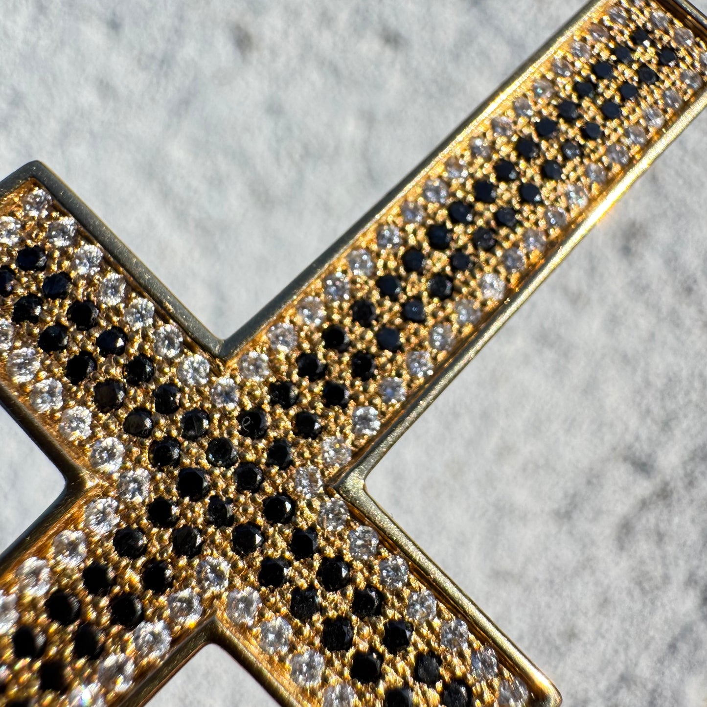 Vintage Custom Made Solid 18k Yellow Gold 2.0ctw Natural Diamond Encrusted Cross Pendant