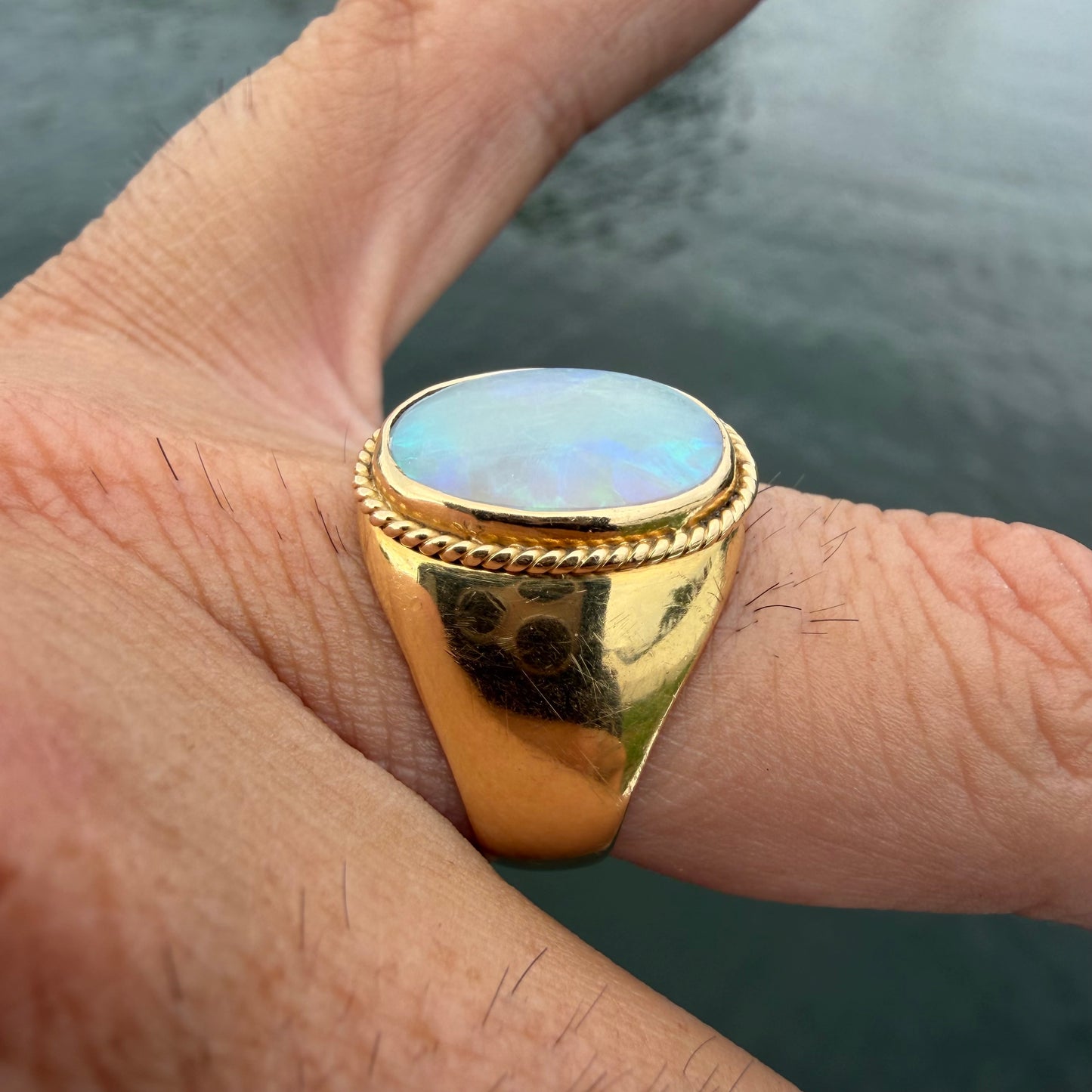 Vintage Solid 18k Yellow Gold Large Australian Opal Signet Ring (8)