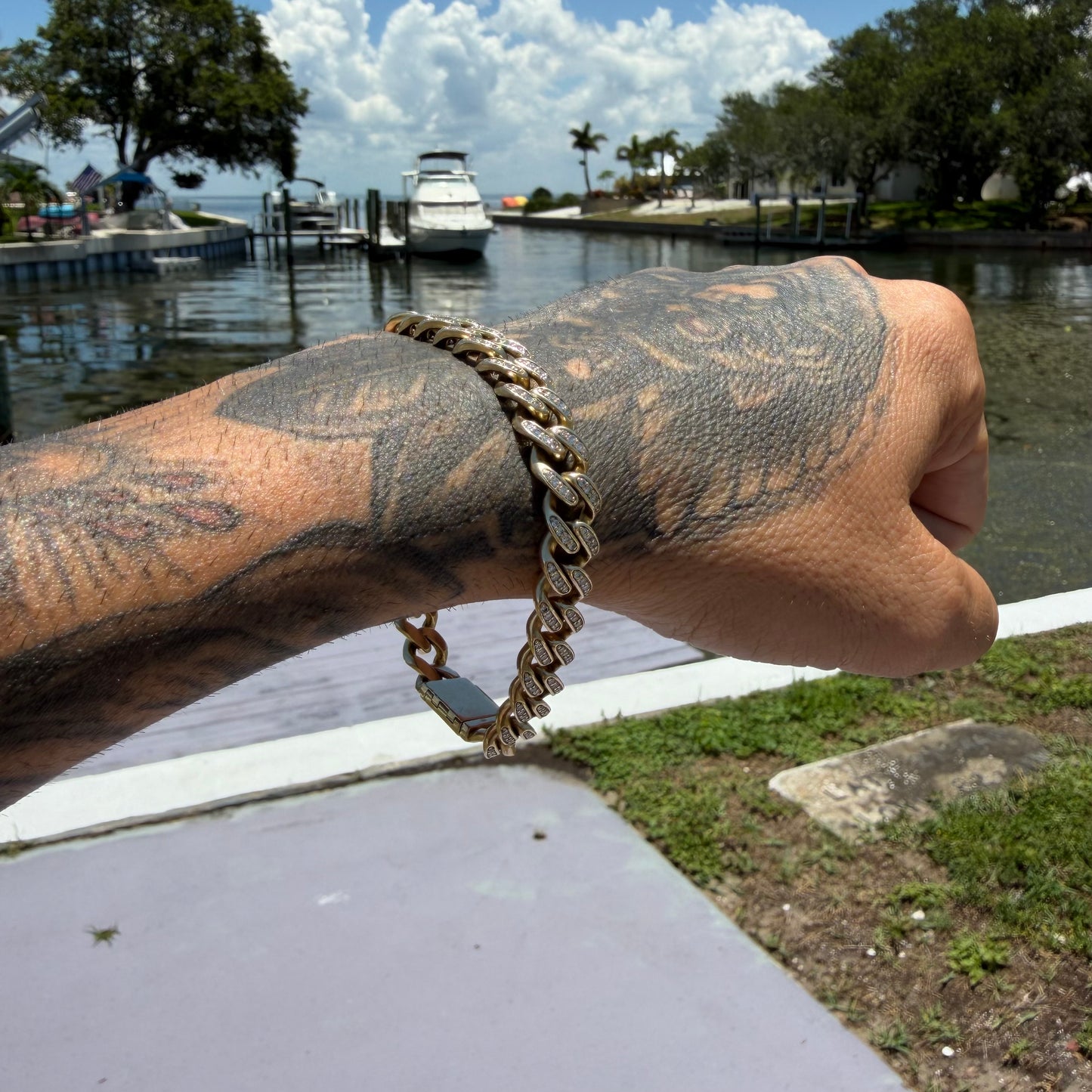 Solid 14k Yellow Gold 5.0ctw Natural Diamond Encrusted Cuban Link Bracelet (8.25”