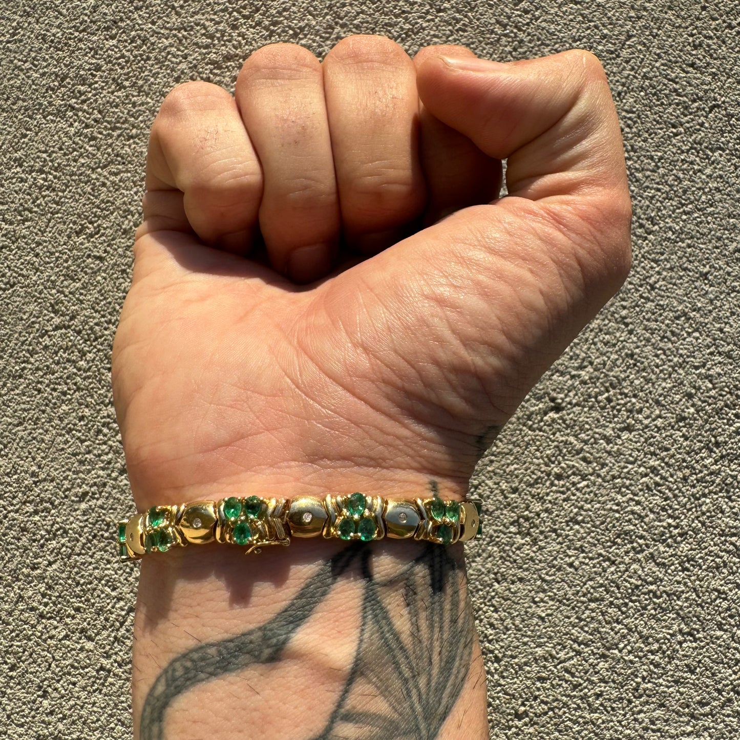 Vintage 14k High Polished Yellow Gold 7.0Ctw Natural Pear Cut Columbian Emerald And Diamond Bracelet