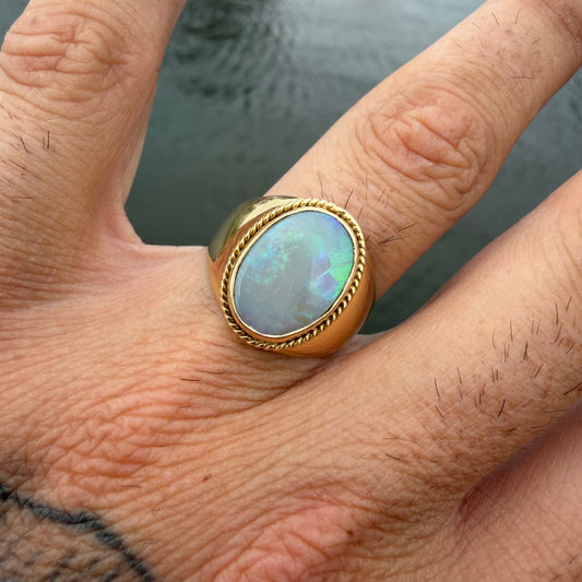 Vintage Solid 18k Yellow Gold Large Australian Opal Signet Ring (8)