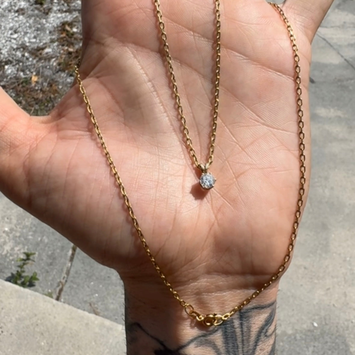 Pendant solitaire necklace set
