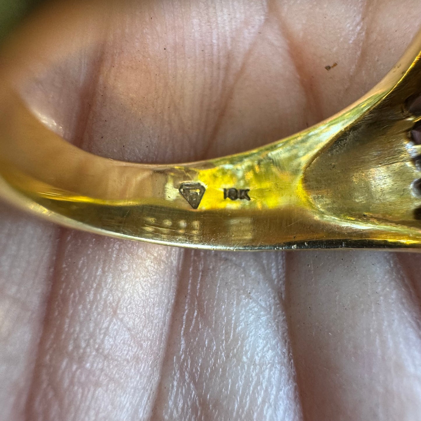 Vintage Solid 18k Yellow Gold 2.5ctw Invisible Set Natural Diamond Signet Ring (6.75)