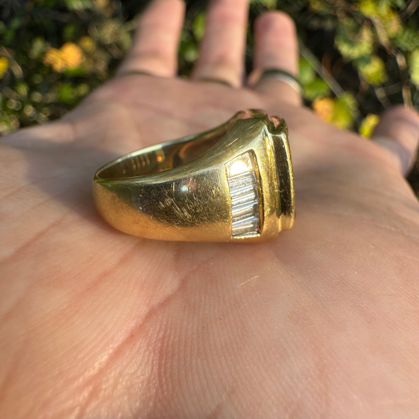 Vintage Solid 18k Yellow Gold 2.5ctw Invisible Set Natural Diamond Signet Ring (6.75)