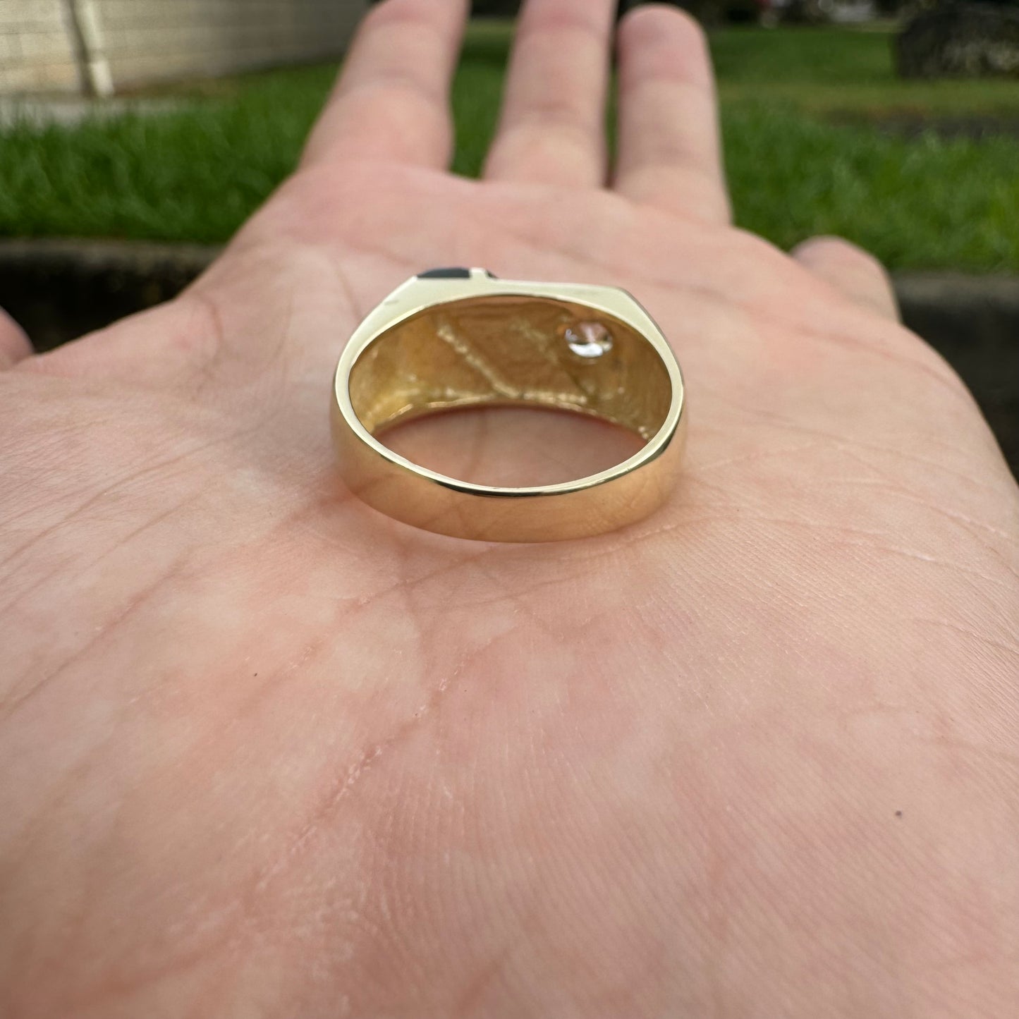 Vintage 14k Yellow Gold .25CT Natural VS Quality Diamond Black Onyx Inlaid Step Cut Ring (10)