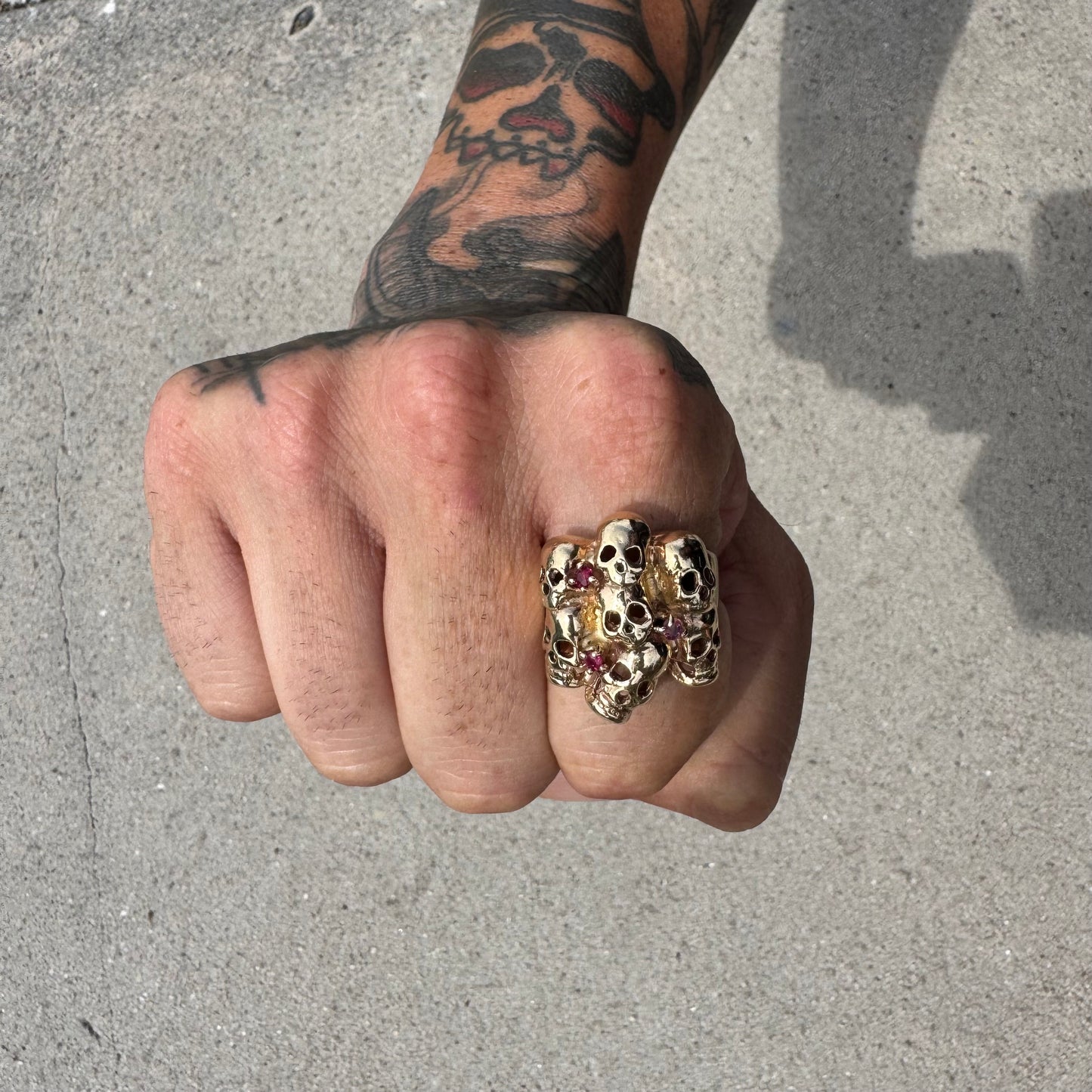 Vintage Solid 14k Yellow Gold Natural Ruby Large Skull Pile Ring (11)