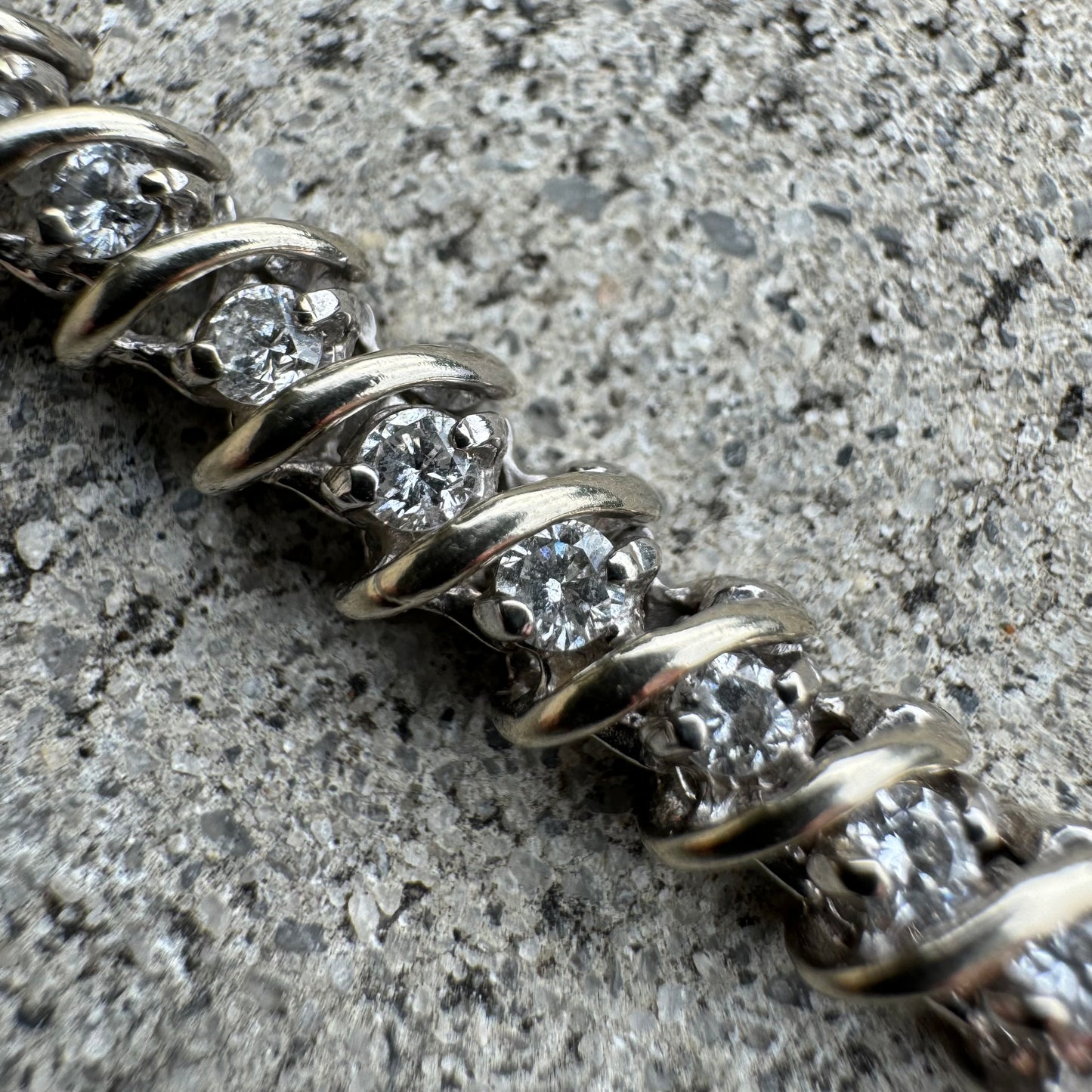 Vintage 14k White Gold 2.0ctw Natural Diamond Tennis Bracelet (7”)