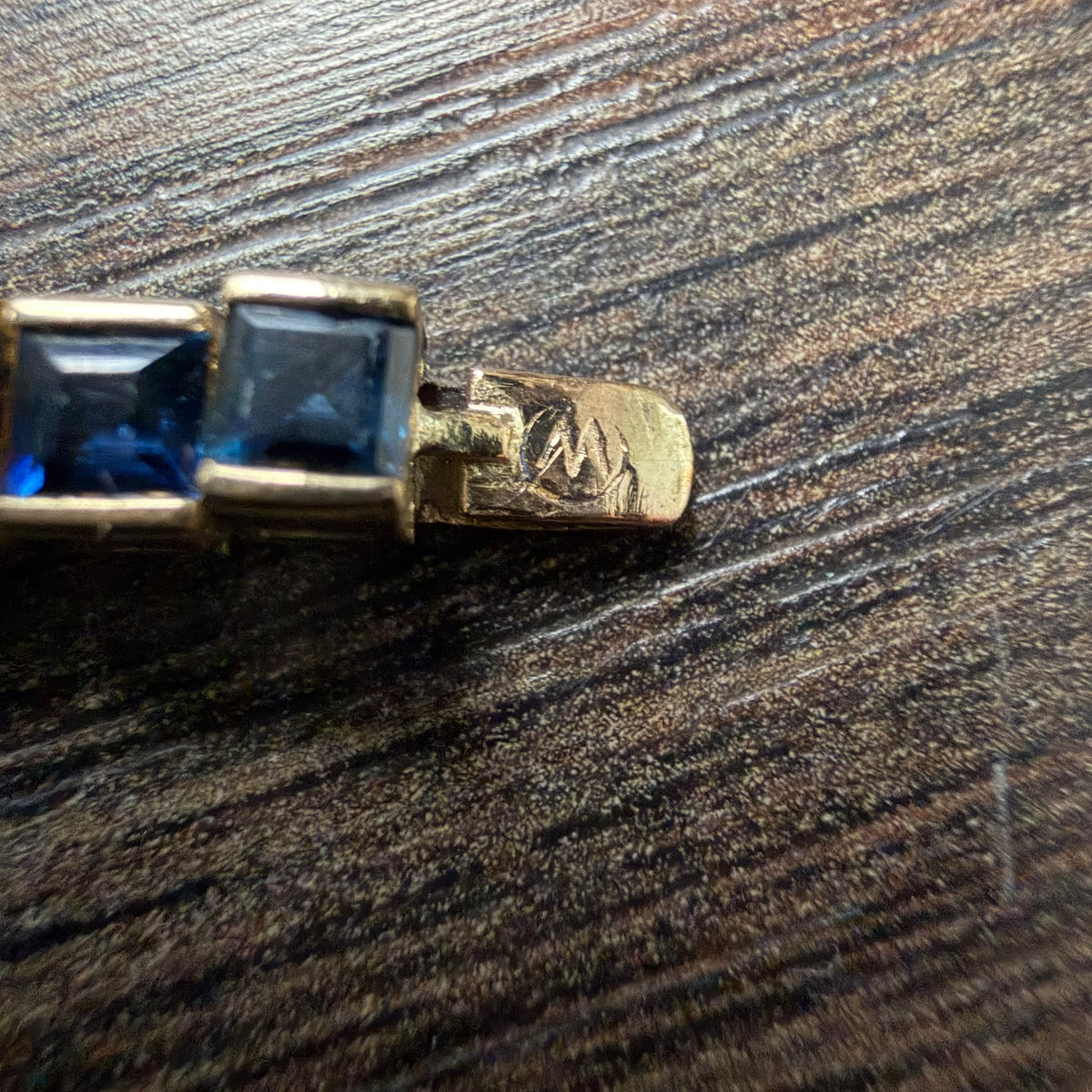 1930’s/40’s Solid 18k Yellow Gold 6.0ctw Carré Cut Natural Blue Sapphire Tennis Bracelet By Louis J. Meyer Inc. (7.25”)