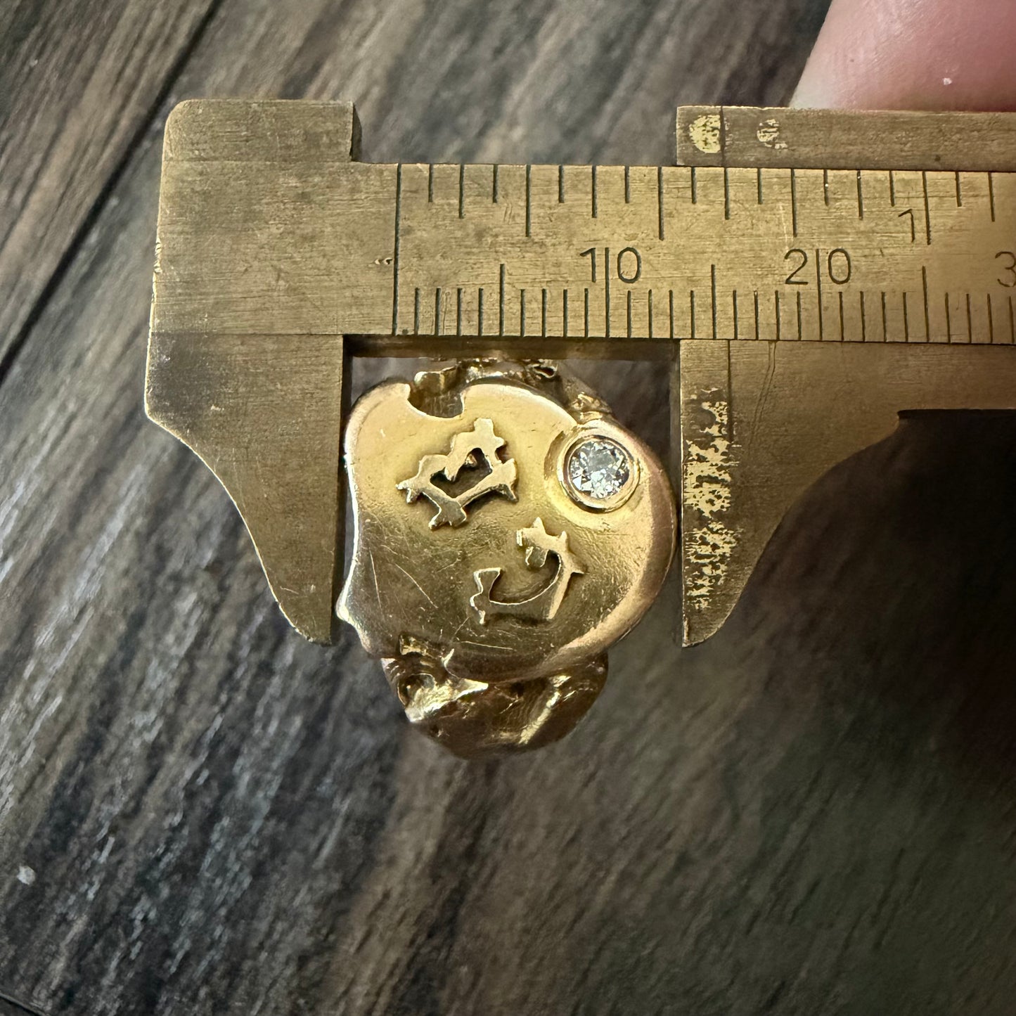 1910’s Solid 14k Yellow Gold Natural Old Mine Cut Diamond Double Lion Signet Ring (7.5)