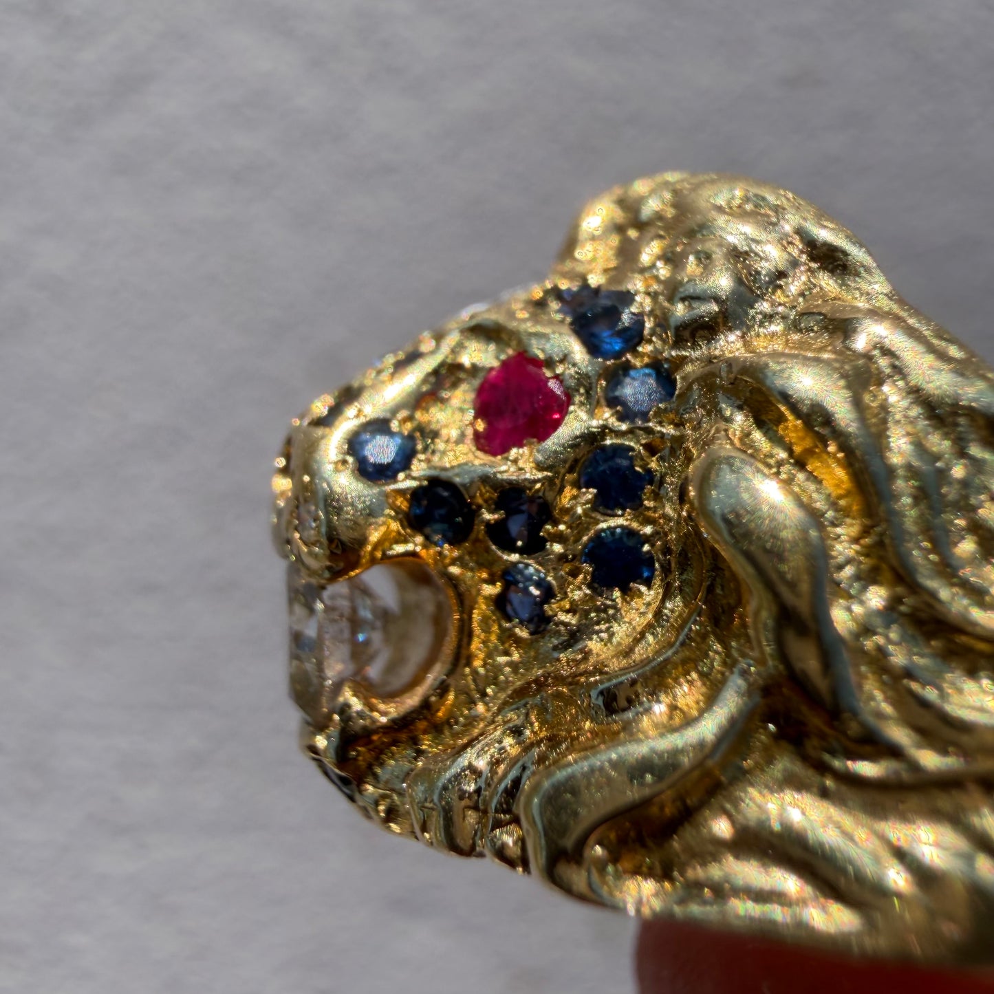 Vintage Solid 14k Yellow Gold Natural Diamond And Sapphire Encrusted Lion Ring (10.5)