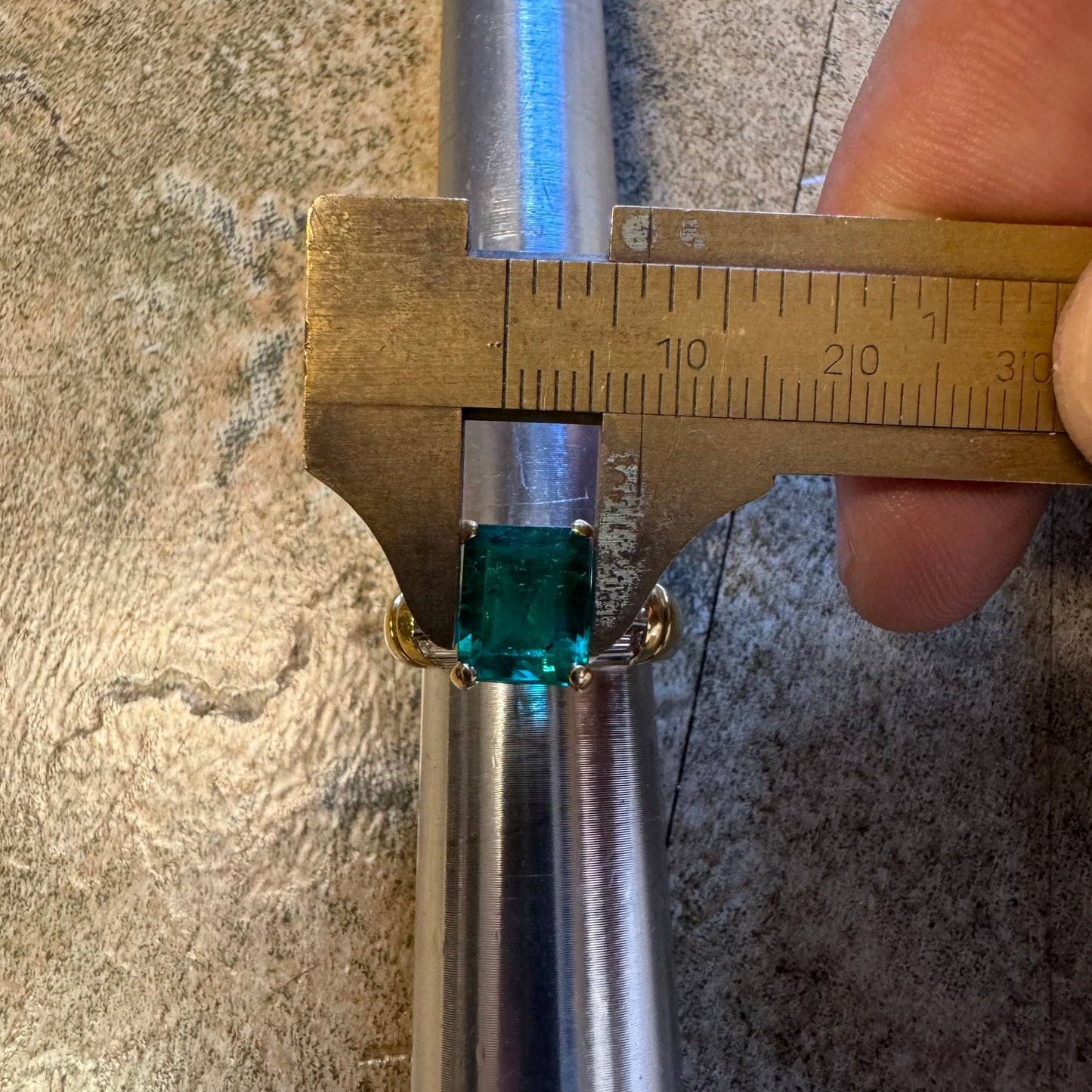 Vintage 4.0ct Emerald 18k Yellow Gold Natural .50ctw Baguette Diamond Ring (7.25)