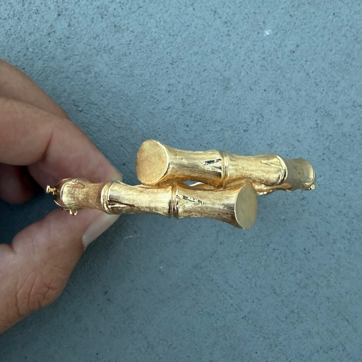 Vintage Designer Made Solid 14k Yellow Gold Bypass Bamboo Hinged Bangle Bracelet (5.75”-6.75”)