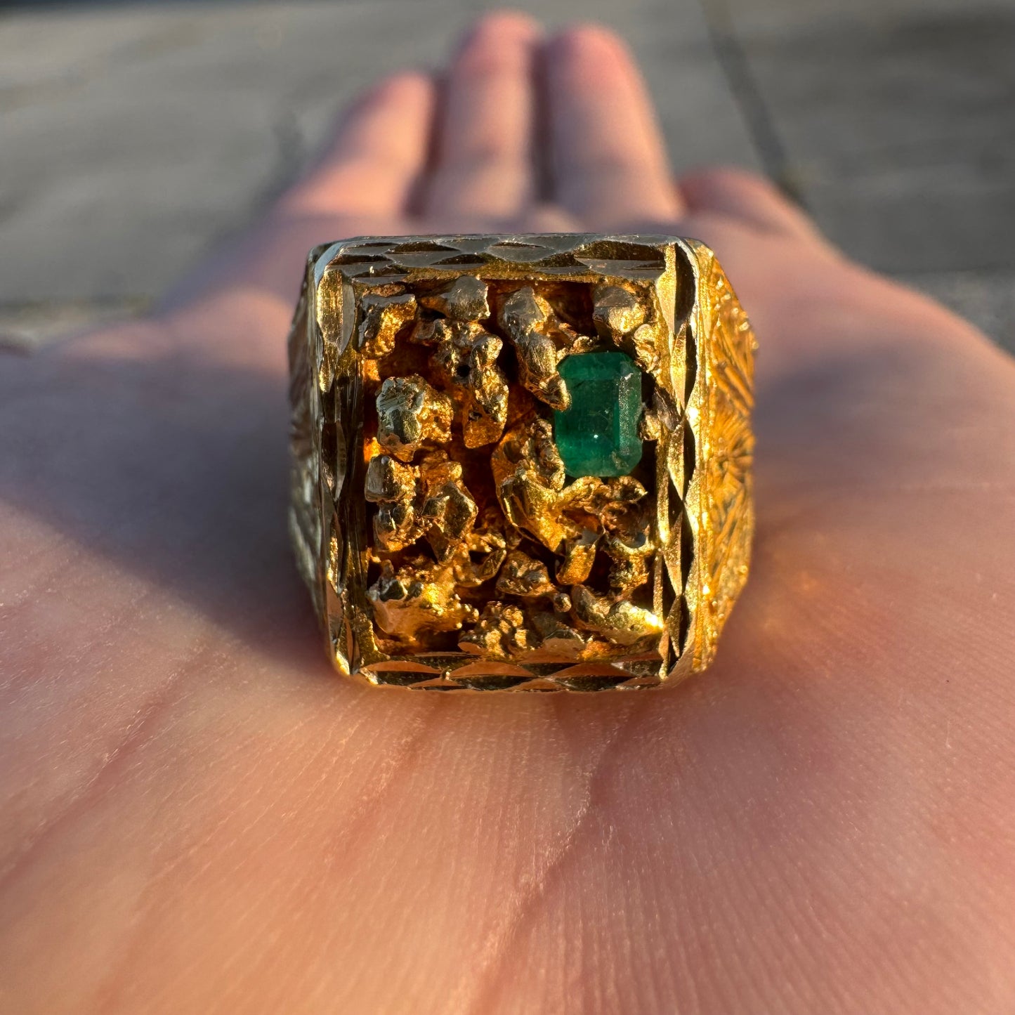 Antique Handcrafted Solid 18k Yellow Gold Columbian Emerald Raw Natural Gold Nugget Signet Ring (9)