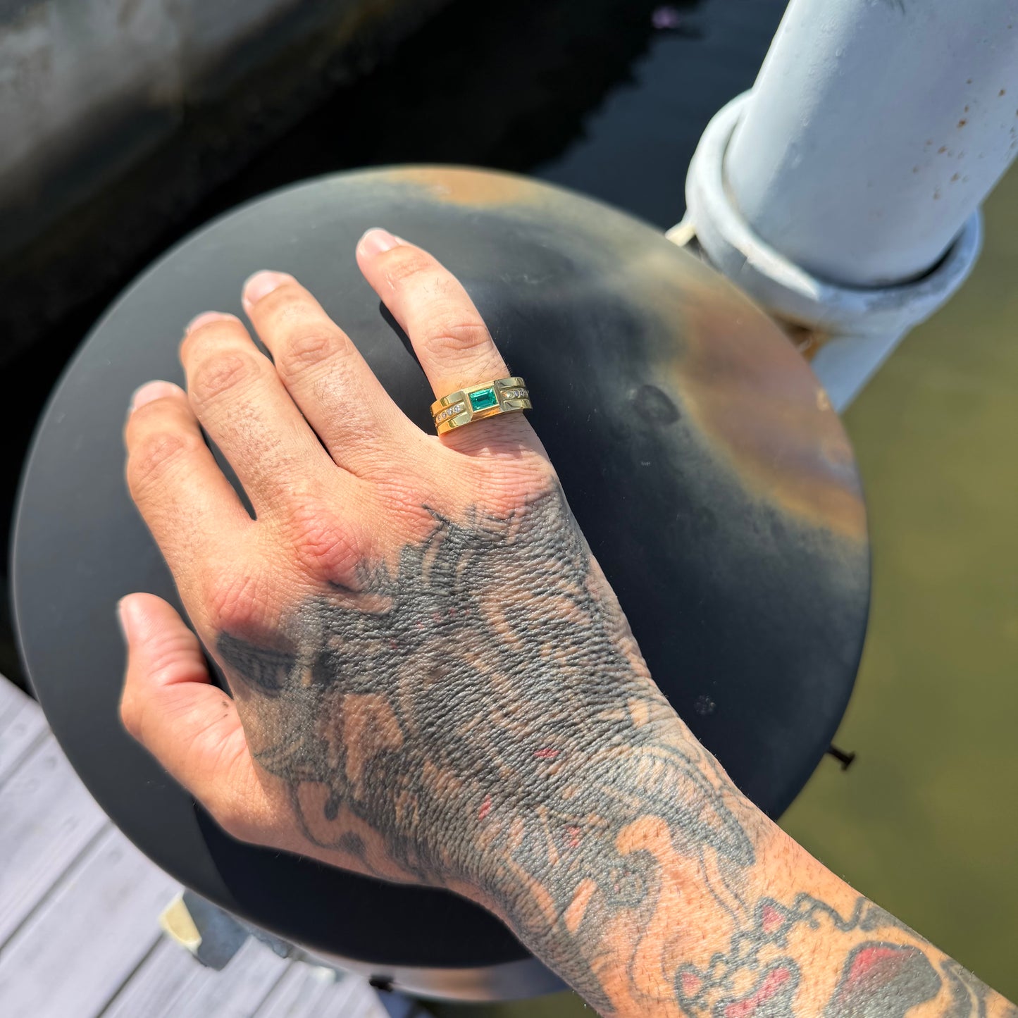 1980’s New Old Stock Solid 18k Yellow Gold 1.0ctw Natural Columbian Emerald and VS Diamond Ring (7)