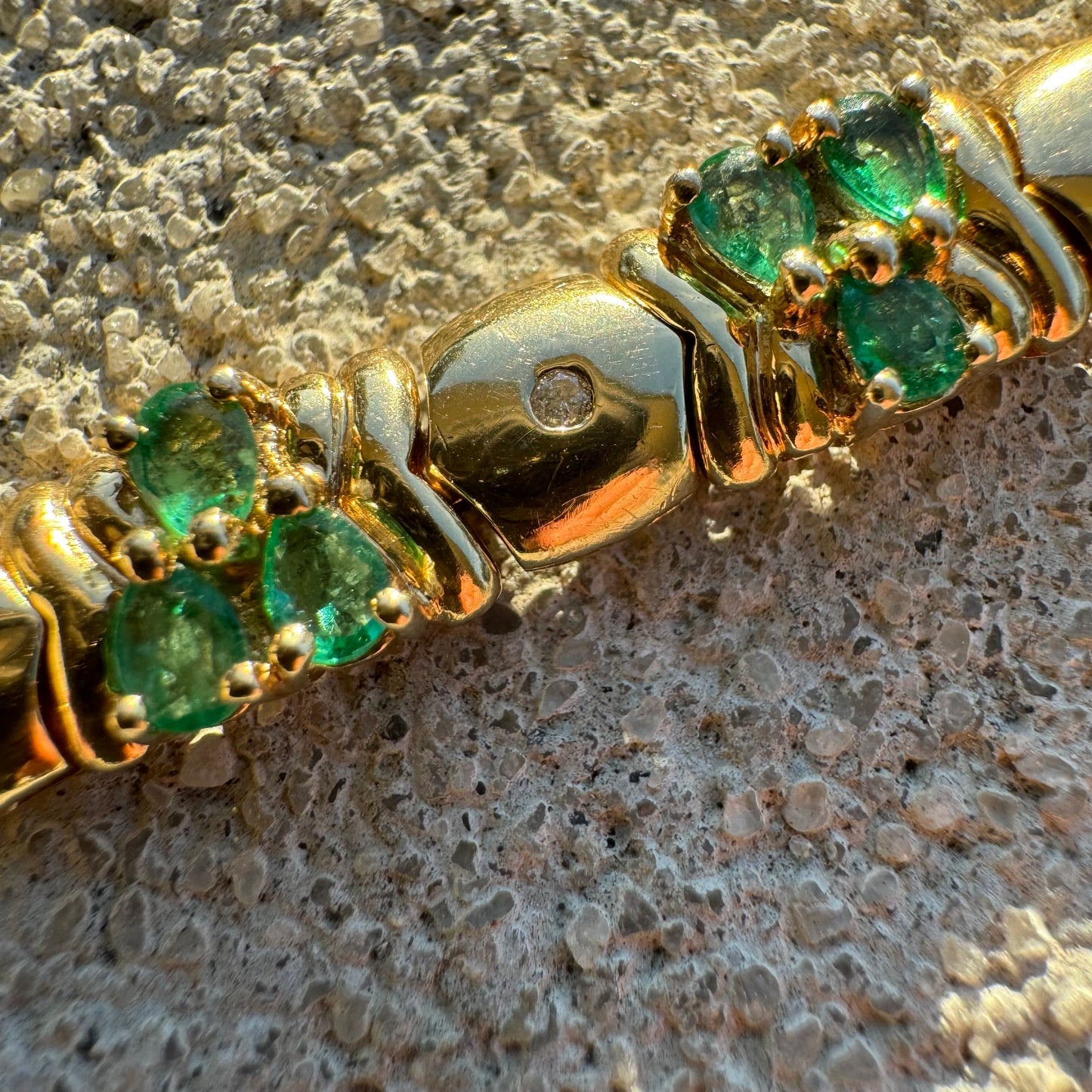 Vintage 14k High Polished Yellow Gold 7.0Ctw Natural Pear Cut Columbian Emerald And Diamond Bracelet