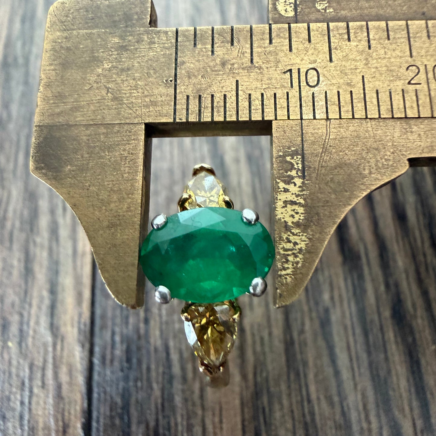 Vintage Solid 18k Yellow Gold and Platinum 2.0ctw Natural Emerald and Fancy Yellow Diamond Trilogy Ring (7.5)