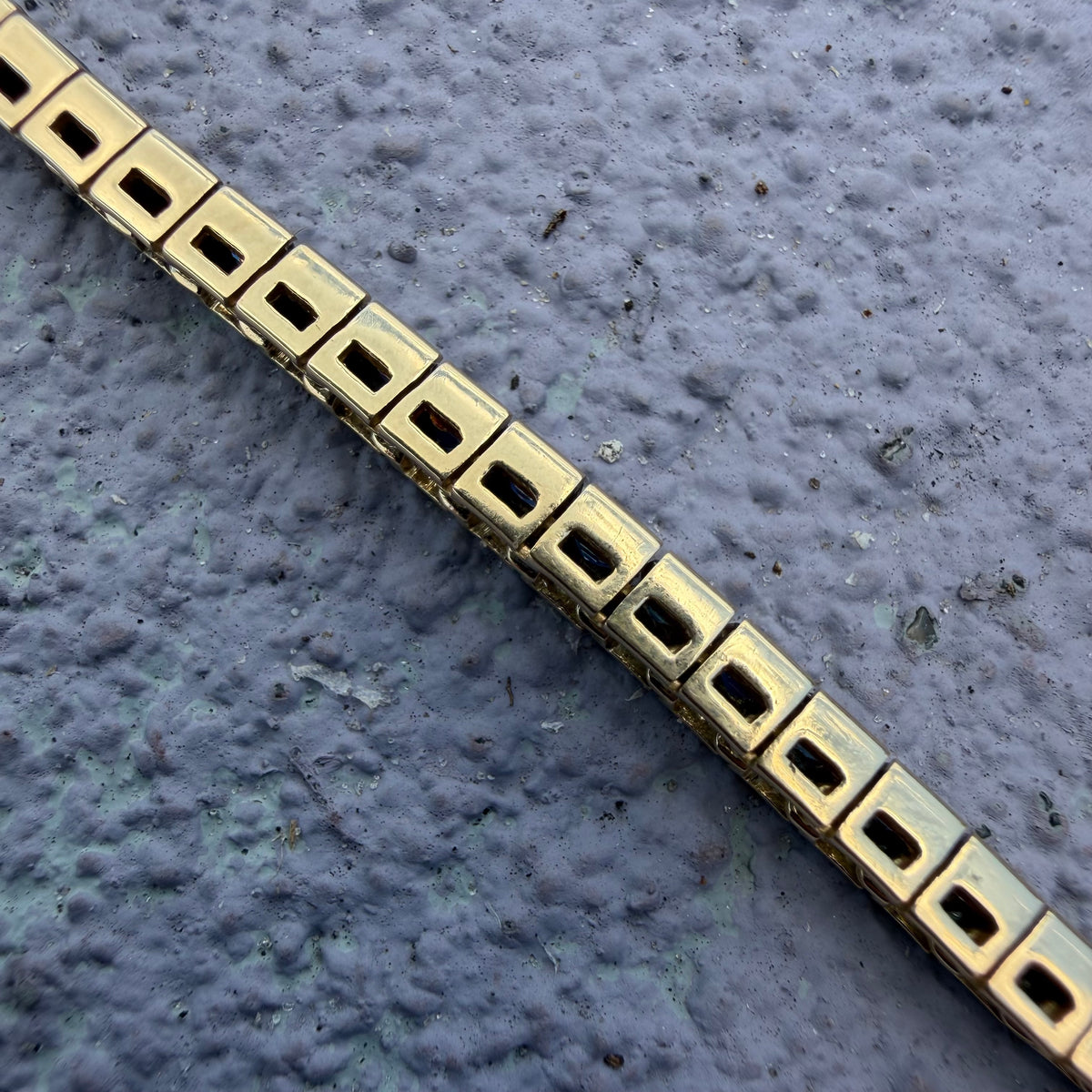 1930’s/40’s Solid 18k Yellow Gold 6.0ctw Carré Cut Natural Blue Sapphire Tennis Bracelet By Louis J. Meyer Inc. (7.25”)