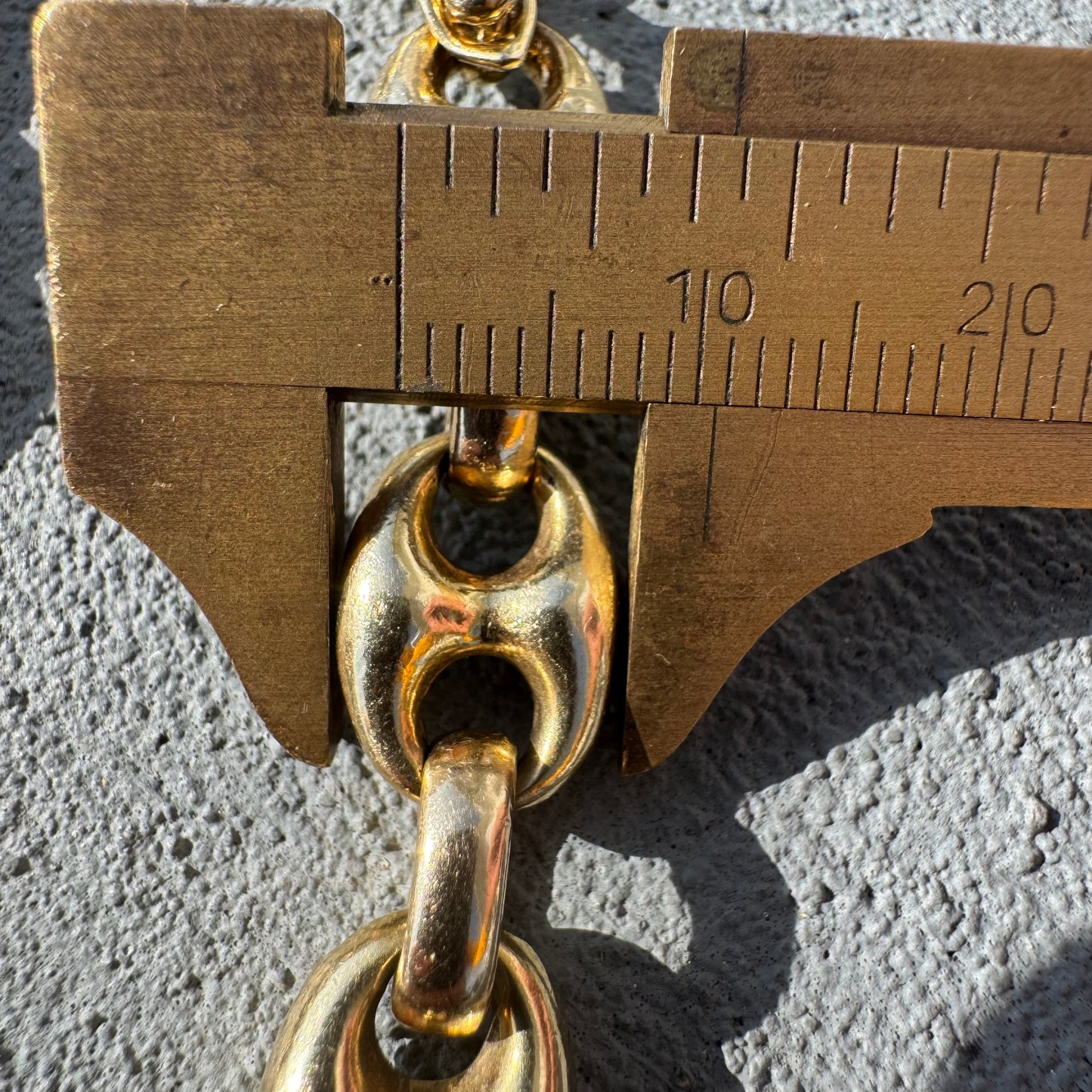 Vintage Fully Solid 14k Yellow Gold Super Heavyweight Puffed Mariner Link Bracelet (8.25”)