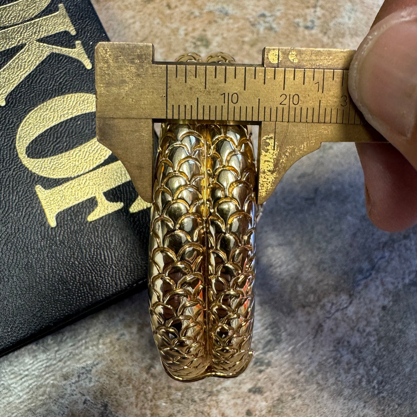 Vintage 14k Yellow Italian Gold Large Menacing Snake Bracelet (7”-8”)