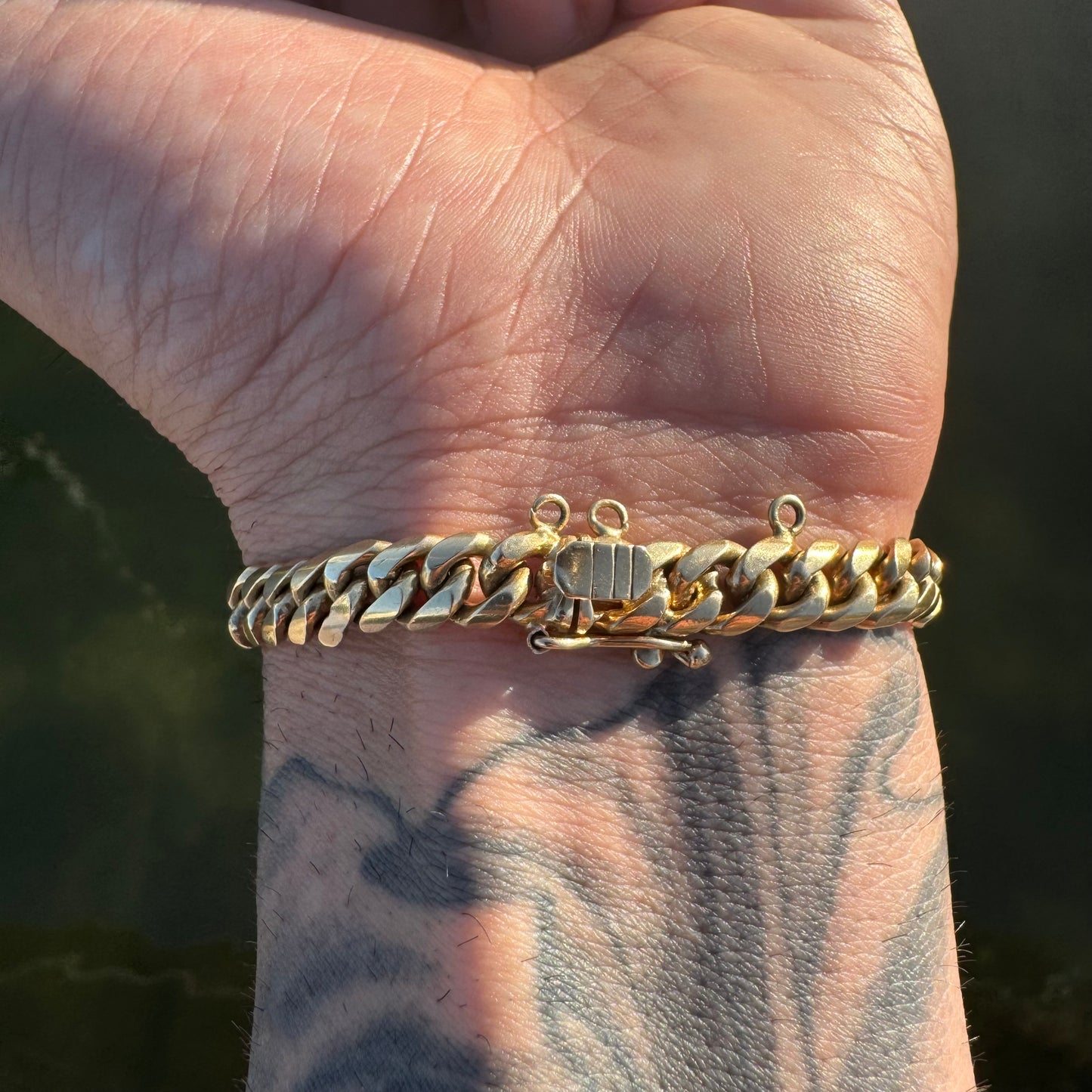 Mid-Century Solid 18k Yellow Gold Handmade Miami Cuban Link Charm Bracelet (7.25”)
