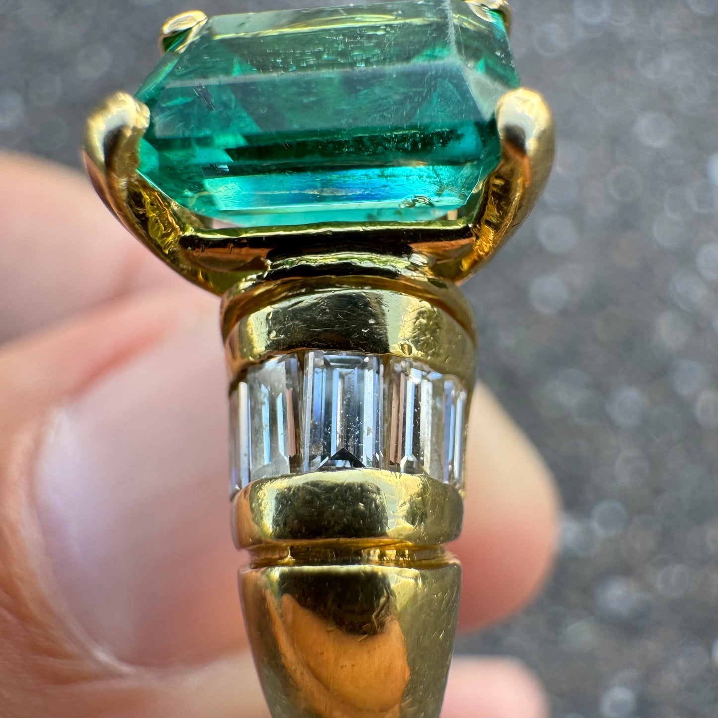 Vintage 4.0ct Emerald 18k Yellow Gold Natural .50ctw Baguette Diamond Ring (7.25)