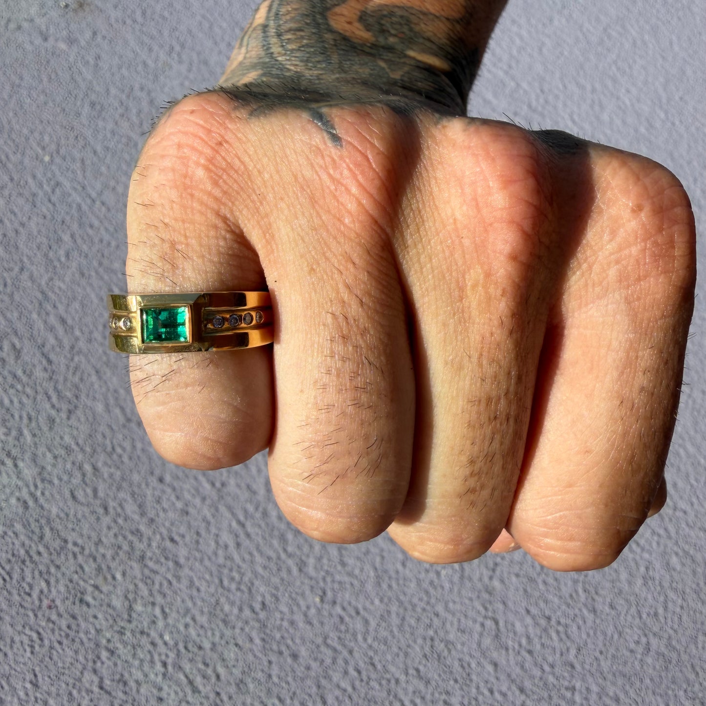1980’s New Old Stock Solid 18k Yellow Gold 1.0ctw Natural Columbian Emerald and VS Diamond Ring (7)