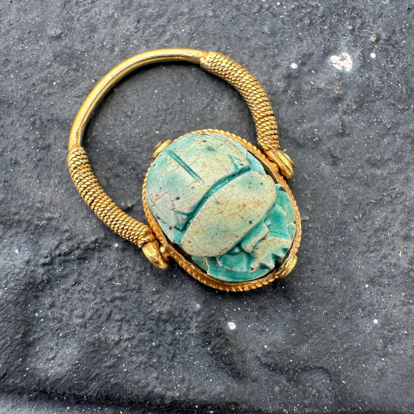 Antique 18k Yellow Gold Ancient Egyptian Faience Carved Scarab Flip Ring (4.25)