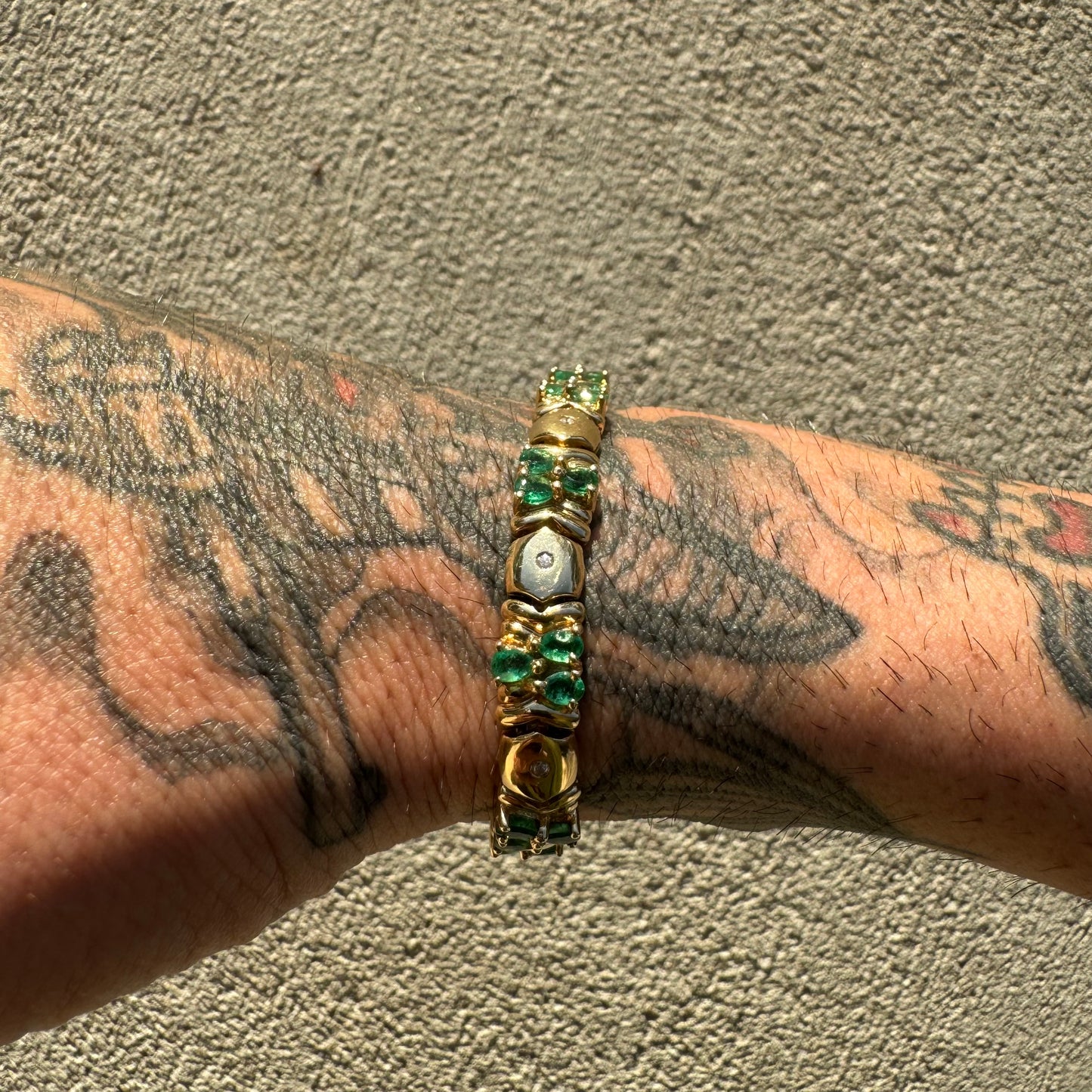 Vintage 14k High Polished Yellow Gold 7.0Ctw Natural Pear Cut Columbian Emerald And Diamond Bracelet
