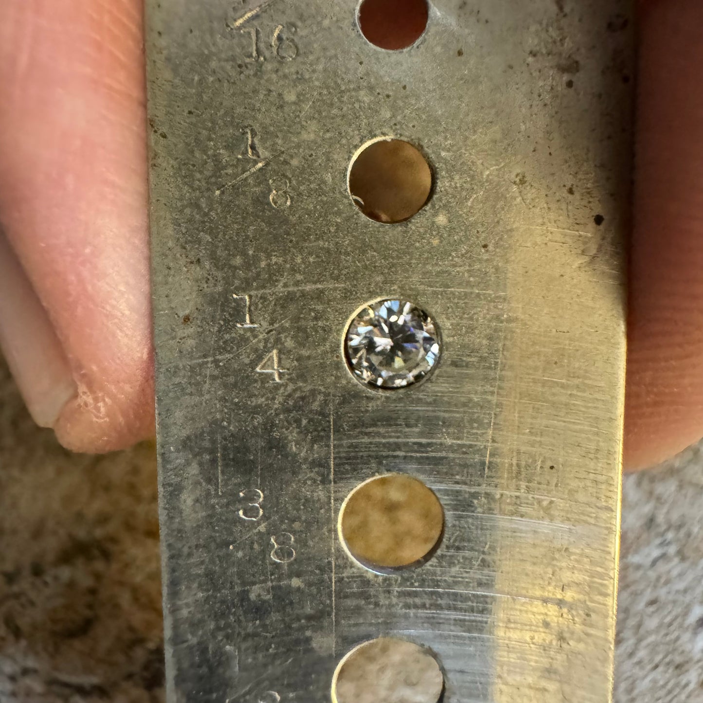 Mid-Century Solid 14k Yellow Gold .25ct Natural VS Diamond Interwoven Ring (10)