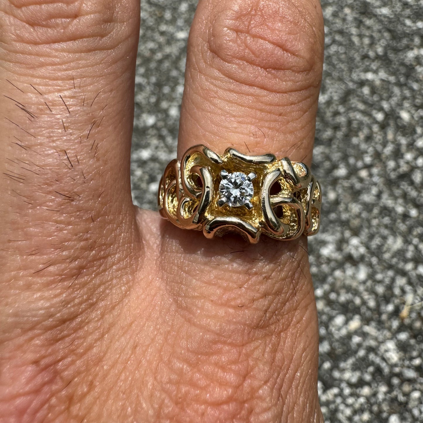 Mid-Century Solid 14k Yellow Gold .25ct Natural VS Diamond Interwoven Ring (10)