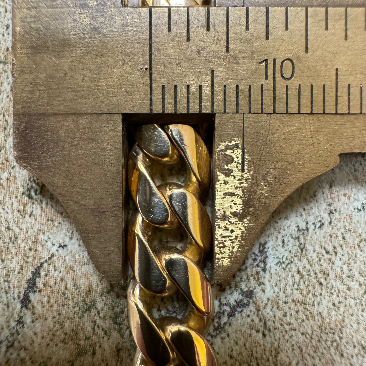 1980’s Solid 18k Yellow Gold Heavyweight Cuban Link Bracelet (8”)