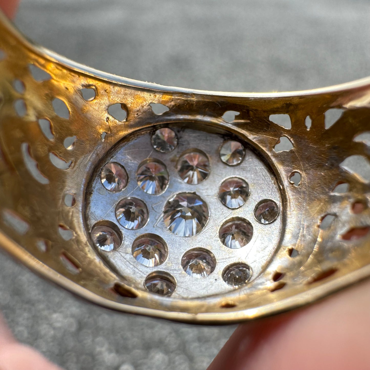 Vintage 14k Yellow Gold 1.5CTW VVS/VS Quality Mosaic Starburst Set Cluster Scroll Ring (9)