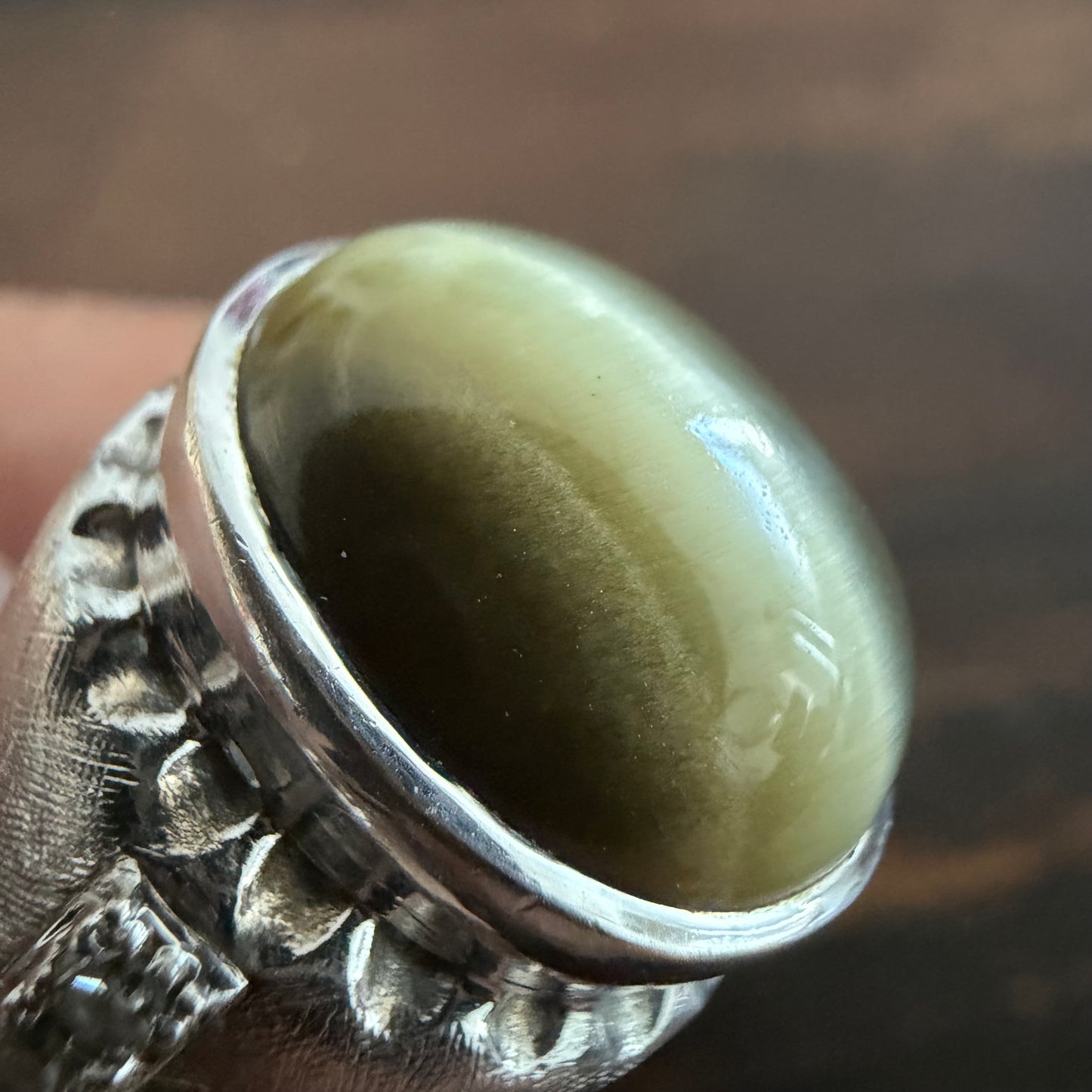 Mid-Century Solid 14k White Gold 7.25ctw Natural Chrysoberyl Cats Eye And Diamond Gents Ring (8.5)