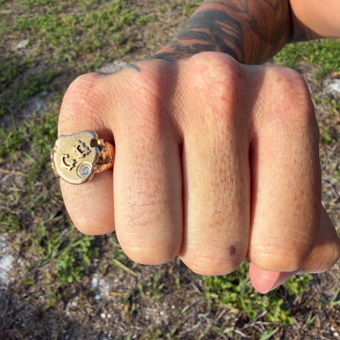 1910’s Solid 14k Yellow Gold Natural Old Mine Cut Diamond Double Lion Signet Ring (7.5)