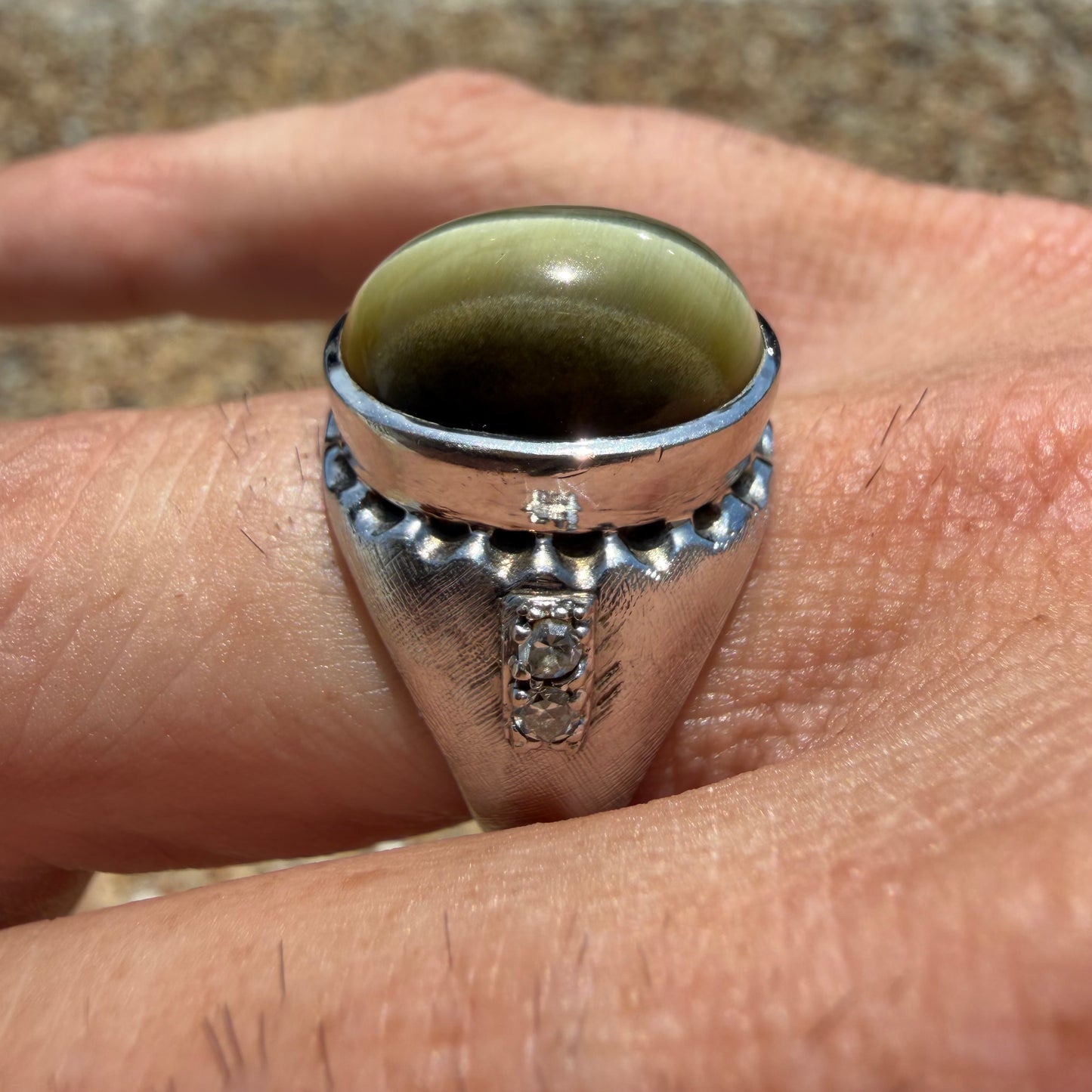 Mid-Century Solid 14k White Gold 7.25ctw Natural Chrysoberyl Cats Eye And Diamond Gents Ring (8.5)