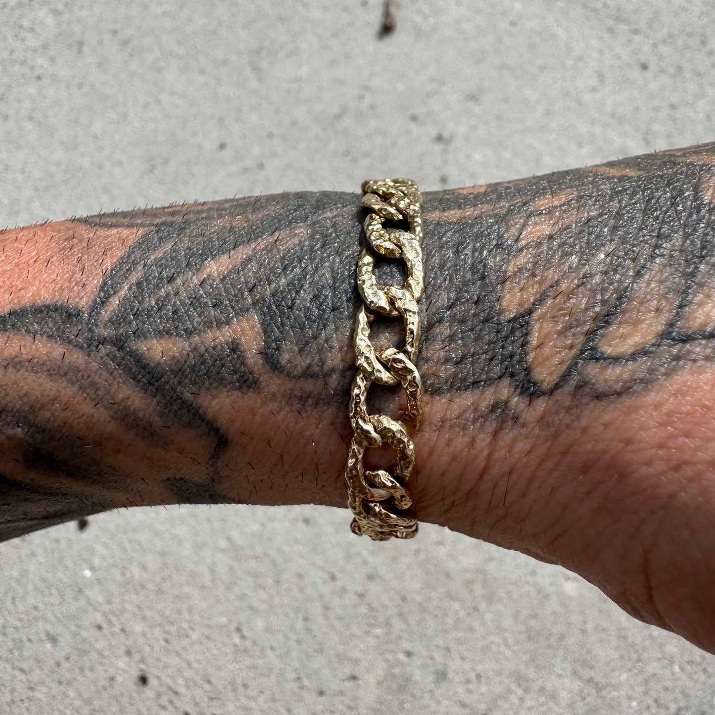 Vintage Solid 14k Yellow Gold Hammered Finish Curb Link Bracelet (7.5”)