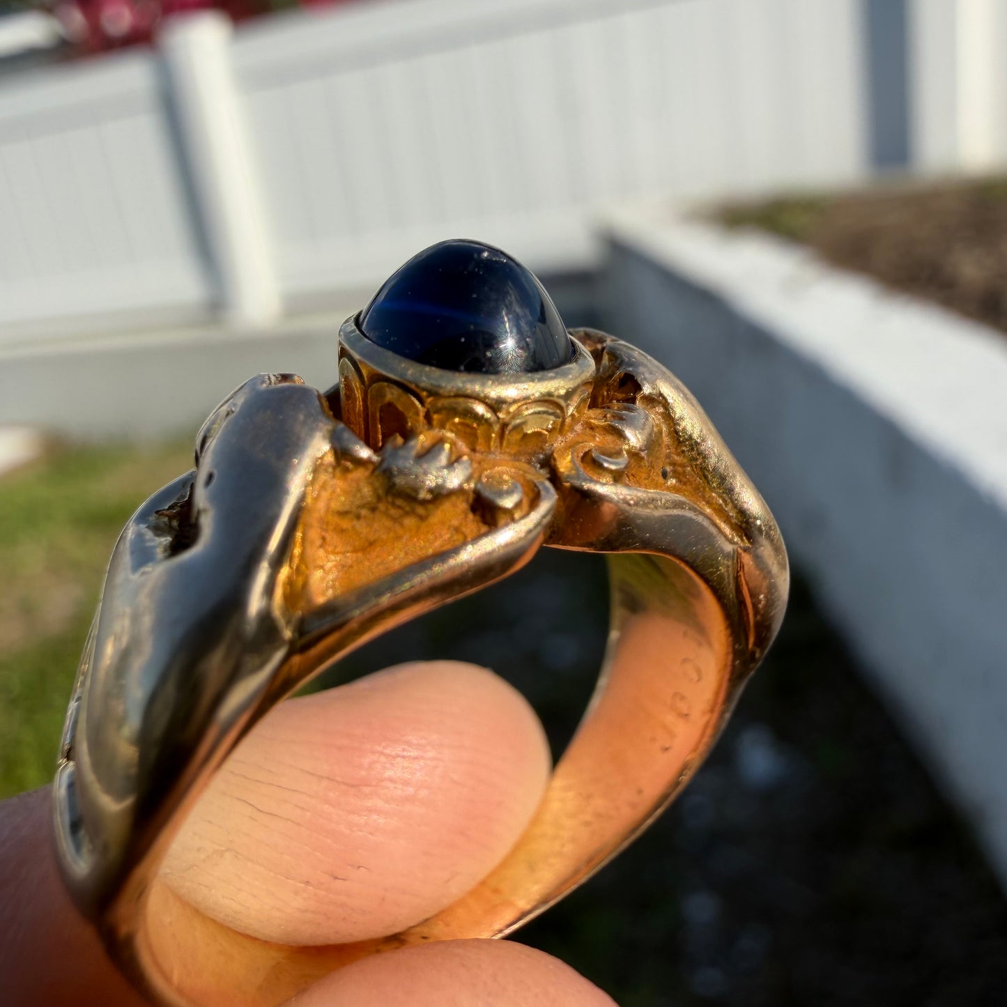 Art Nouveau Solid 14k Yellow Gold Sugar Loaf Sapphire Double Lion Ring (8.5)