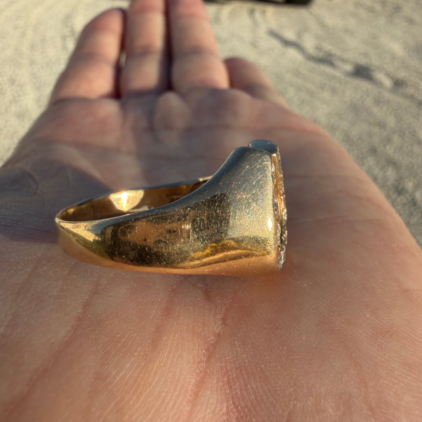 1970’s Solid 14k Yellow Gold 1.0ctw Natural Diamond Encrusted Horseshoe Ring (14)
