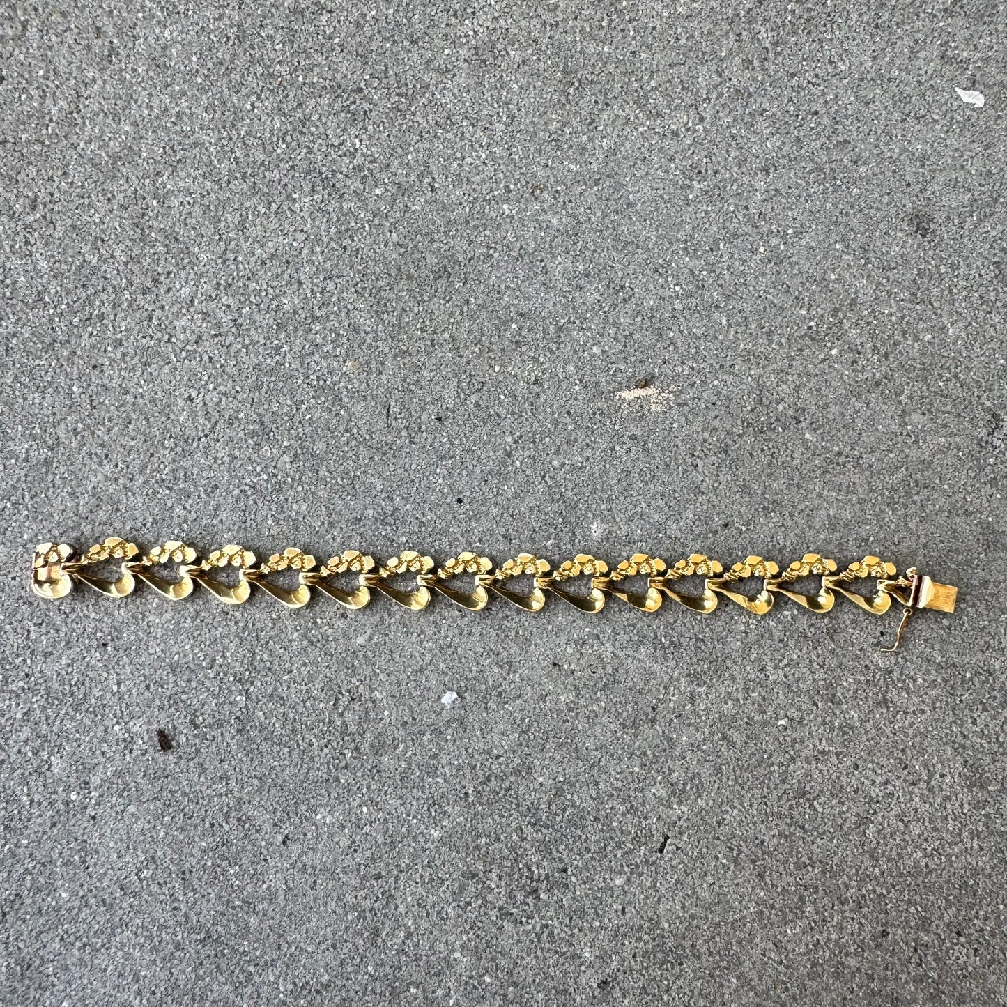 1970’s Solid 14k Yellow Gold Heavyweight Nugget Heart Link Bracelet (6.75”)
