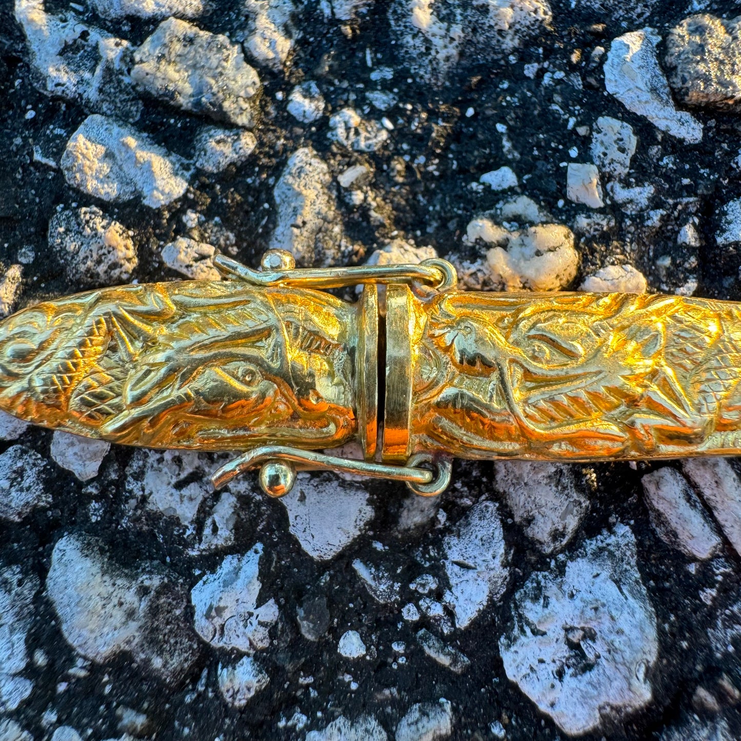 Vintage Pure 24k Solid Gold Asiatic Dragon Knife And Sheath Pendant