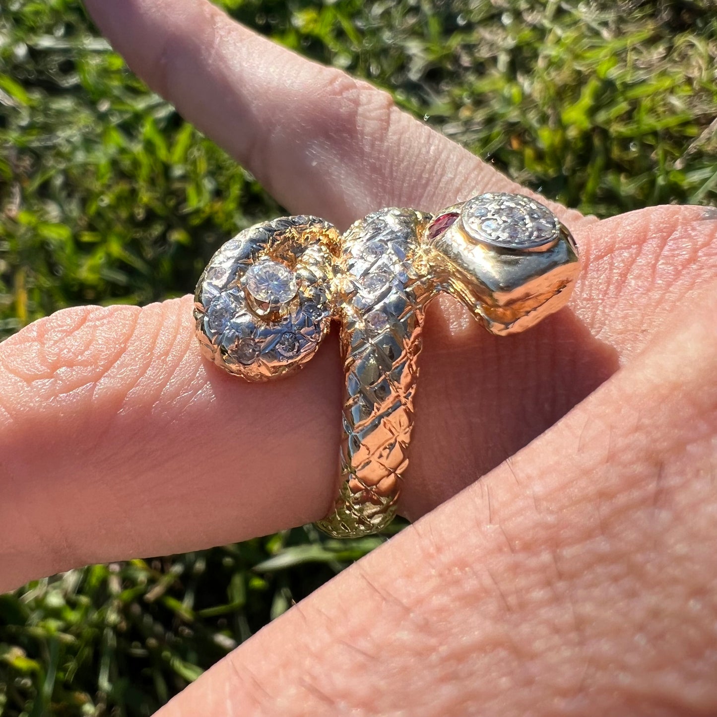 Vintage 14k Gold Natural Diamond And Ruby Heavyweight Protruding Snake Ring (8)