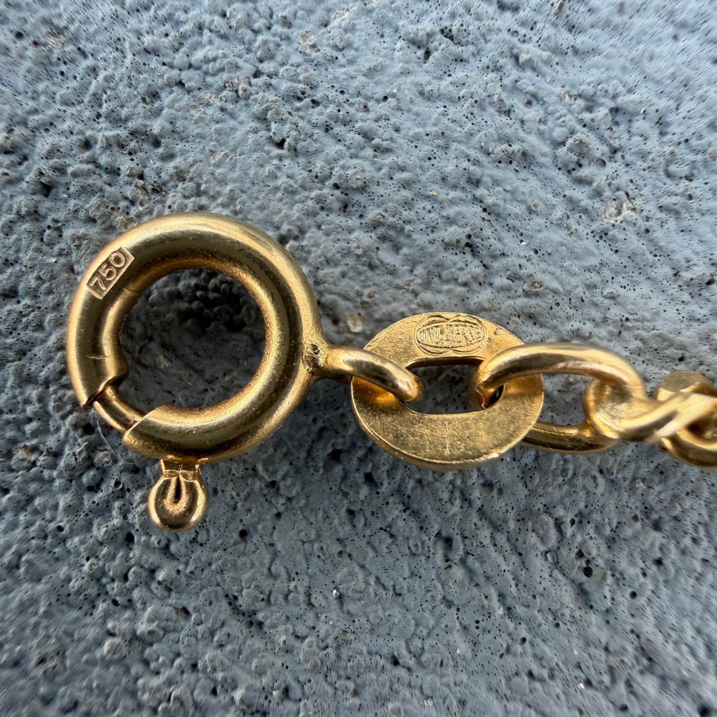 Mid-Century UnoAerre Solid 18k Yellow Gold Classic Cuban Curb Link Necklace (24”)