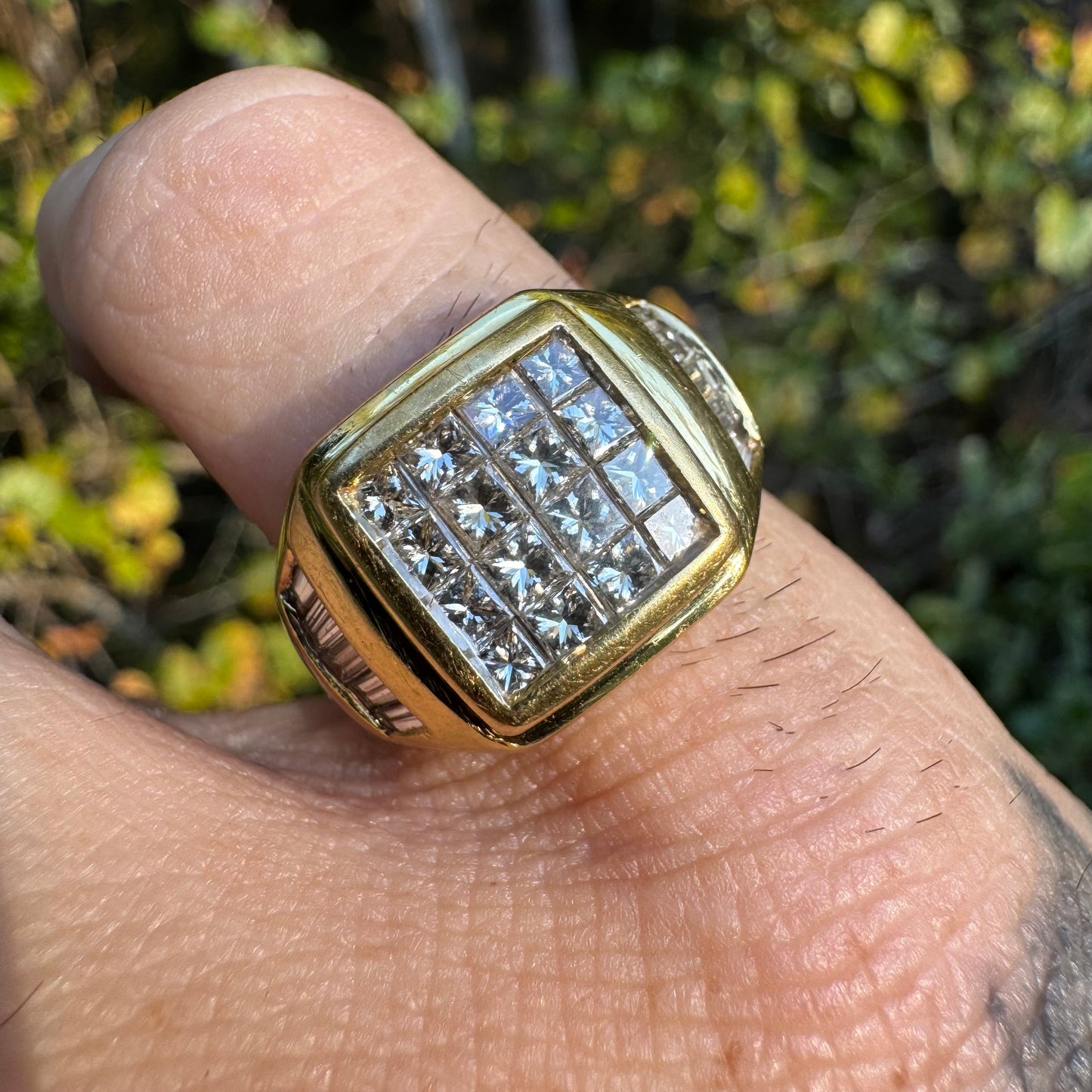 Vintage Solid 18k Yellow Gold 2.5ctw Invisible Set Natural Diamond Signet Ring (6.75)