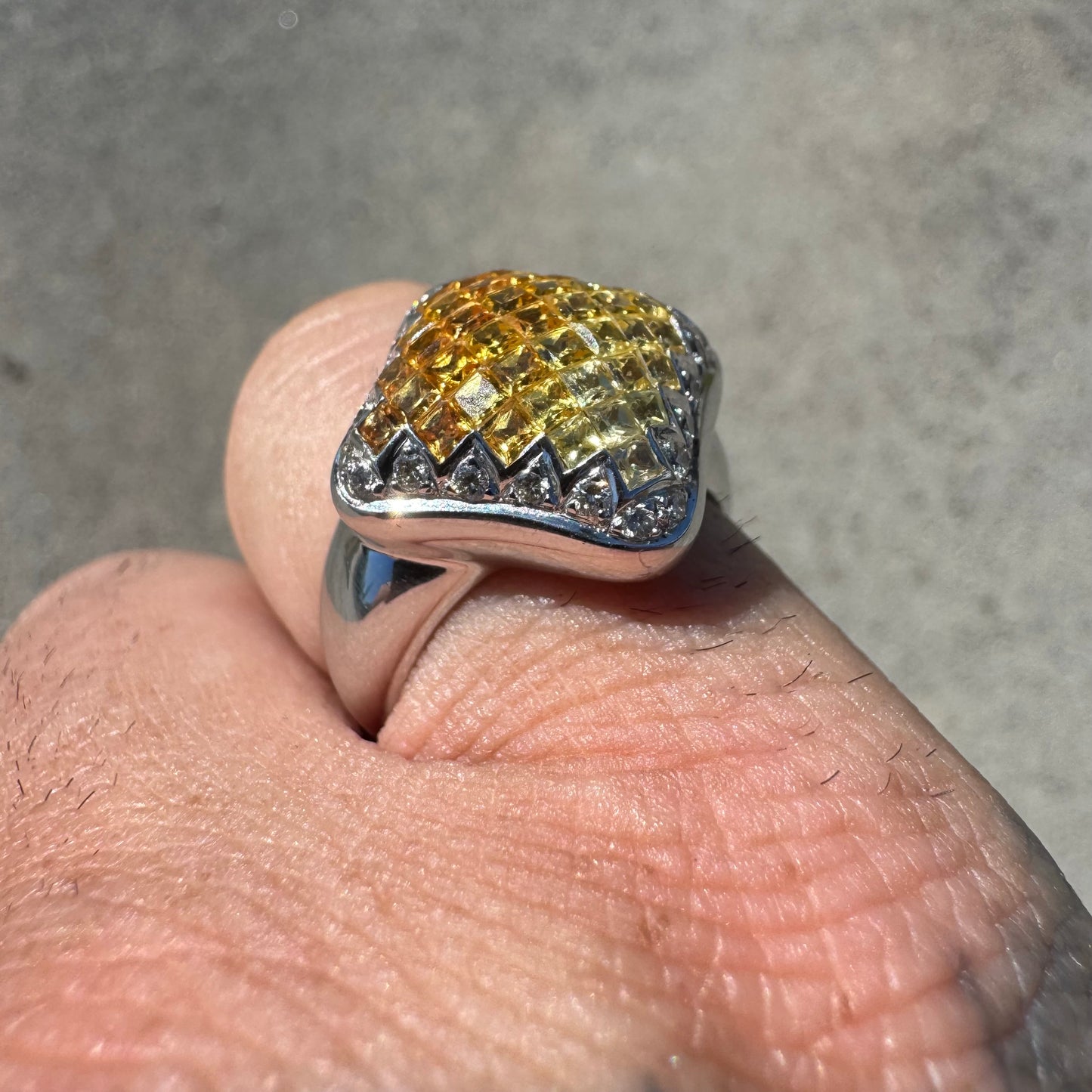 High End Designer Solid 18k White Gold 2.5ctw Natural Diamond And Yellow Sapphire “Chameleon” Ring (6.75)